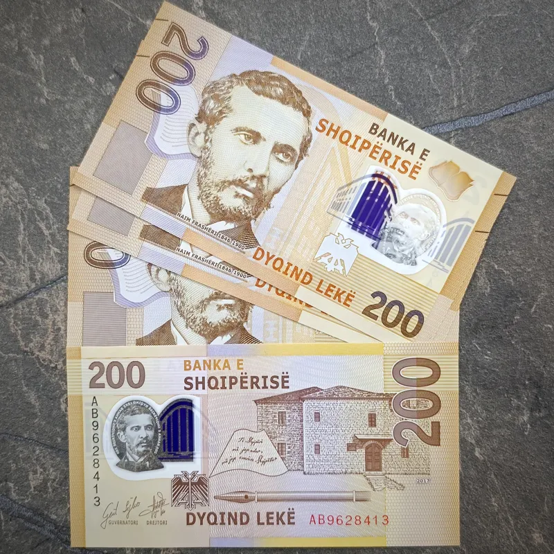 دویست لک پلمیری آلبانی