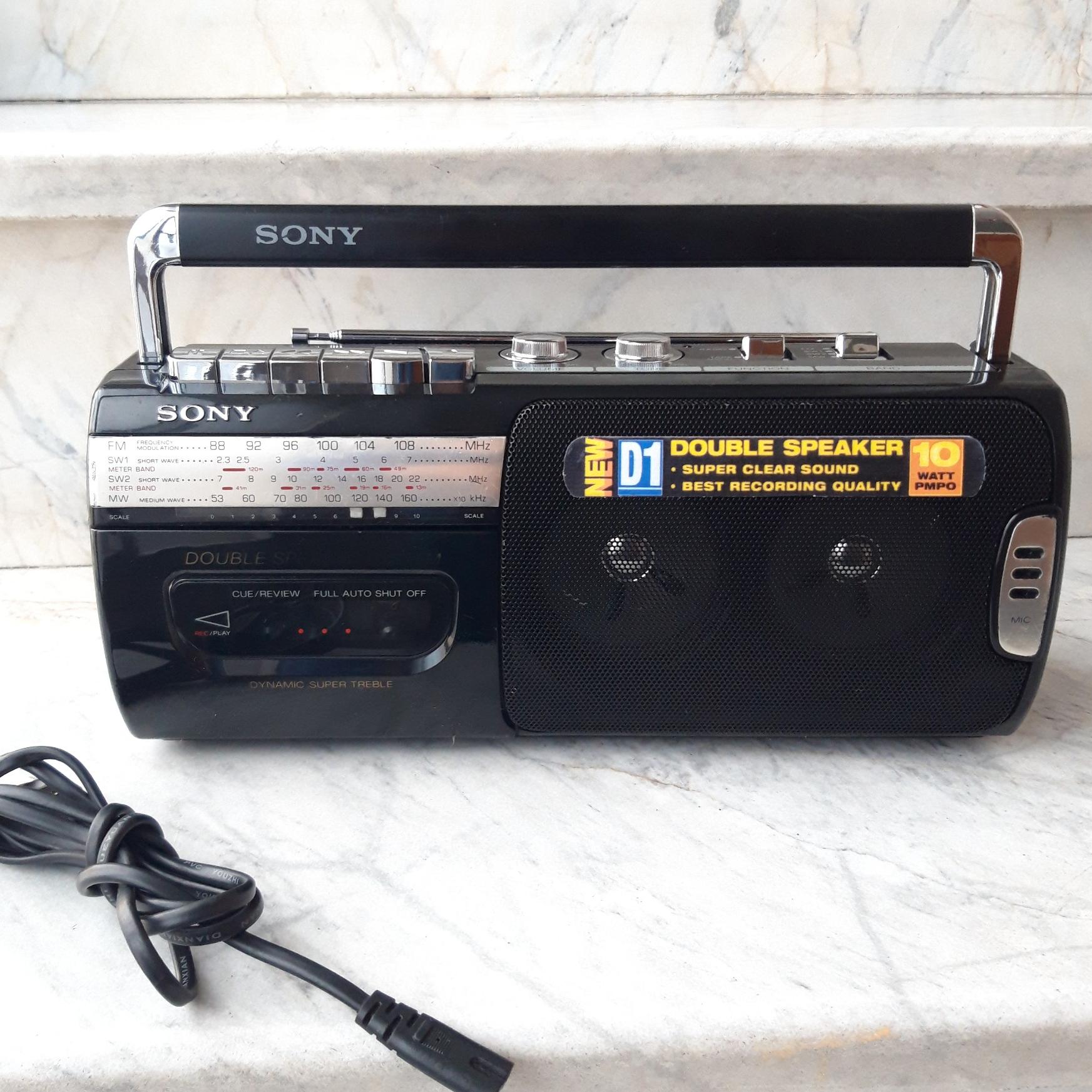 رادیو ضبط سونی D1 مدل اصلی ژاپن ضبط صوت کاملا سالم