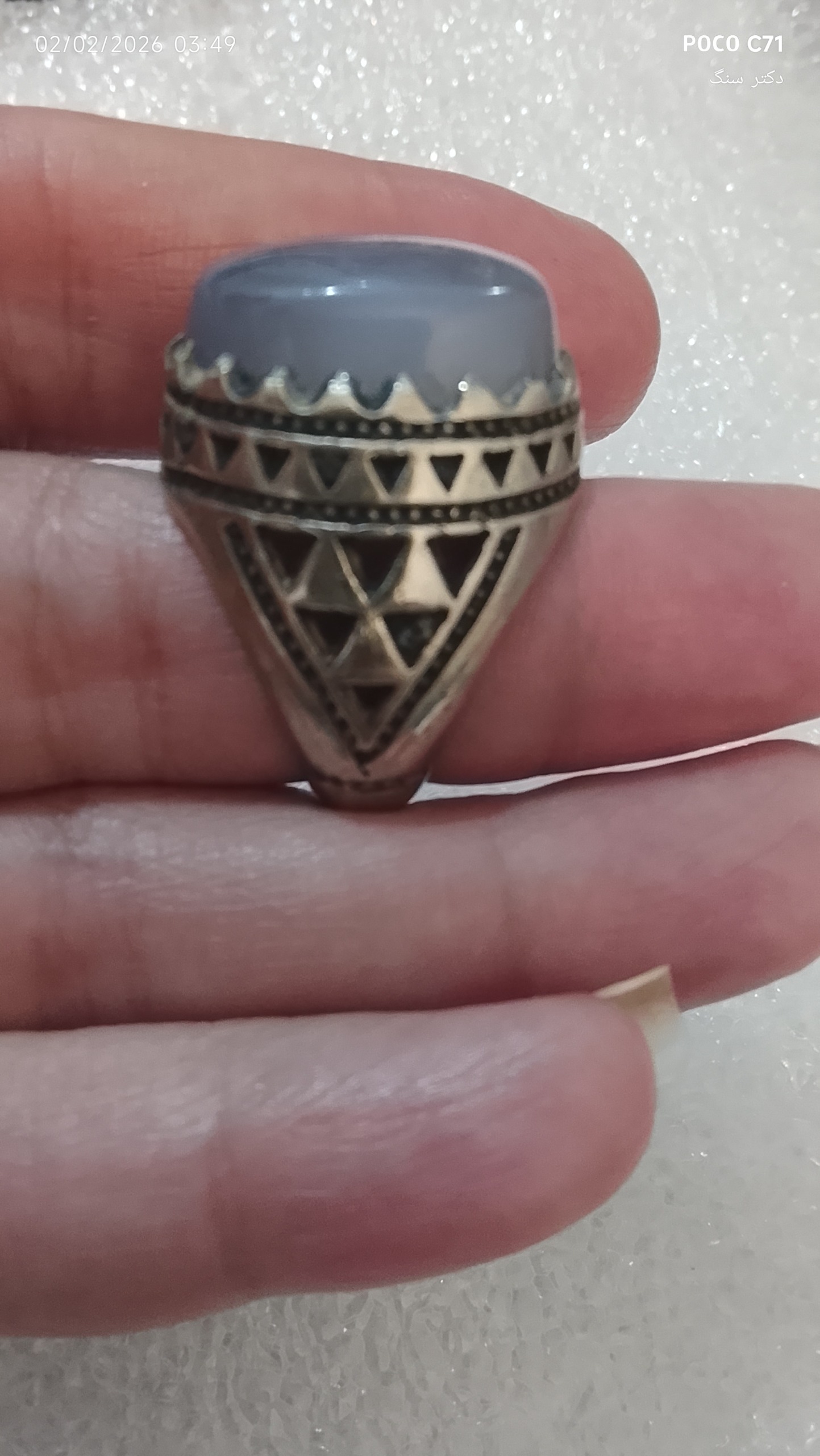 انگشتر عقیق سوسنی کهنه پرخاصیت درشت