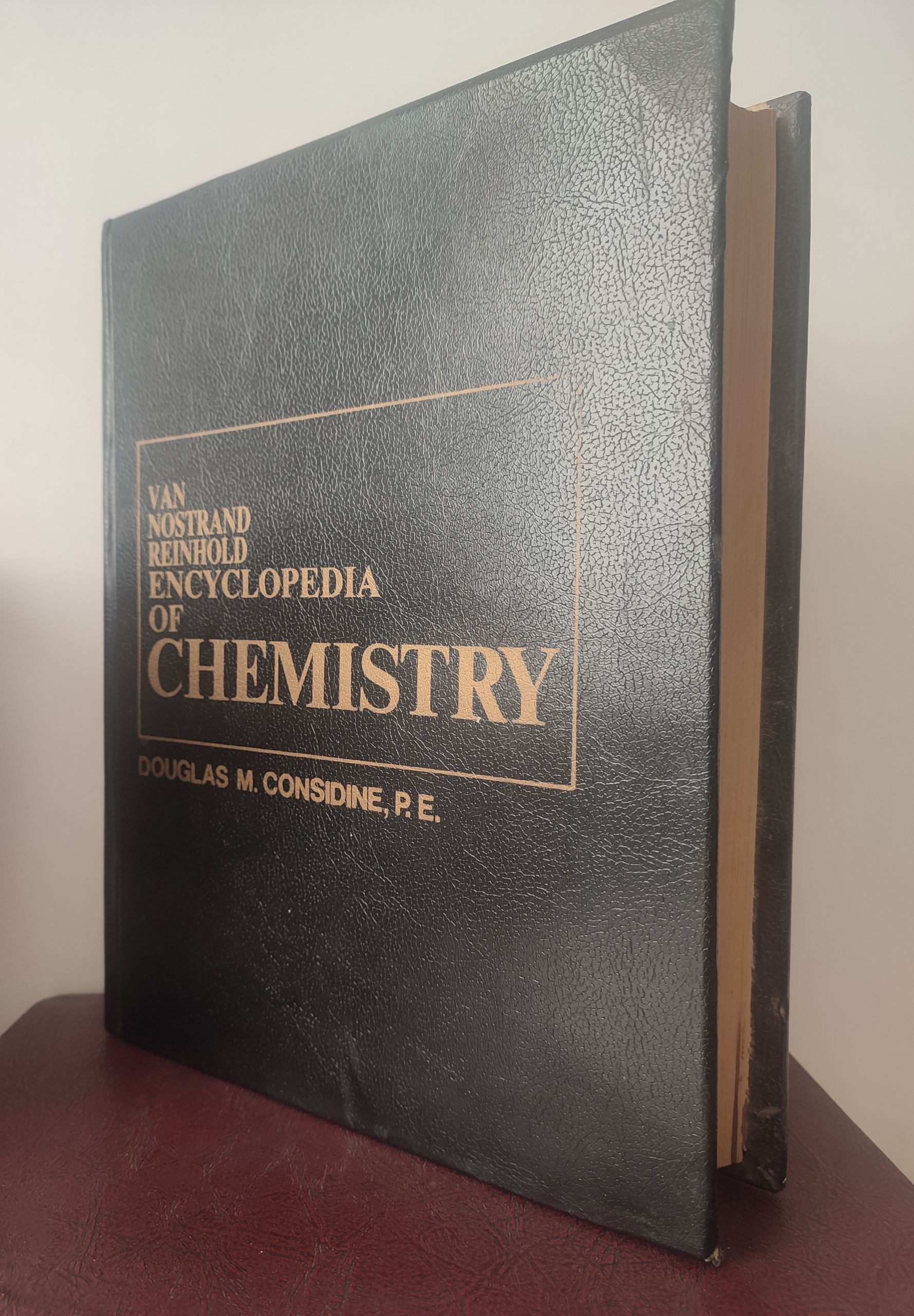 ENCYCLOPEDIA OF CHEMISTRY چاپ آمریکا