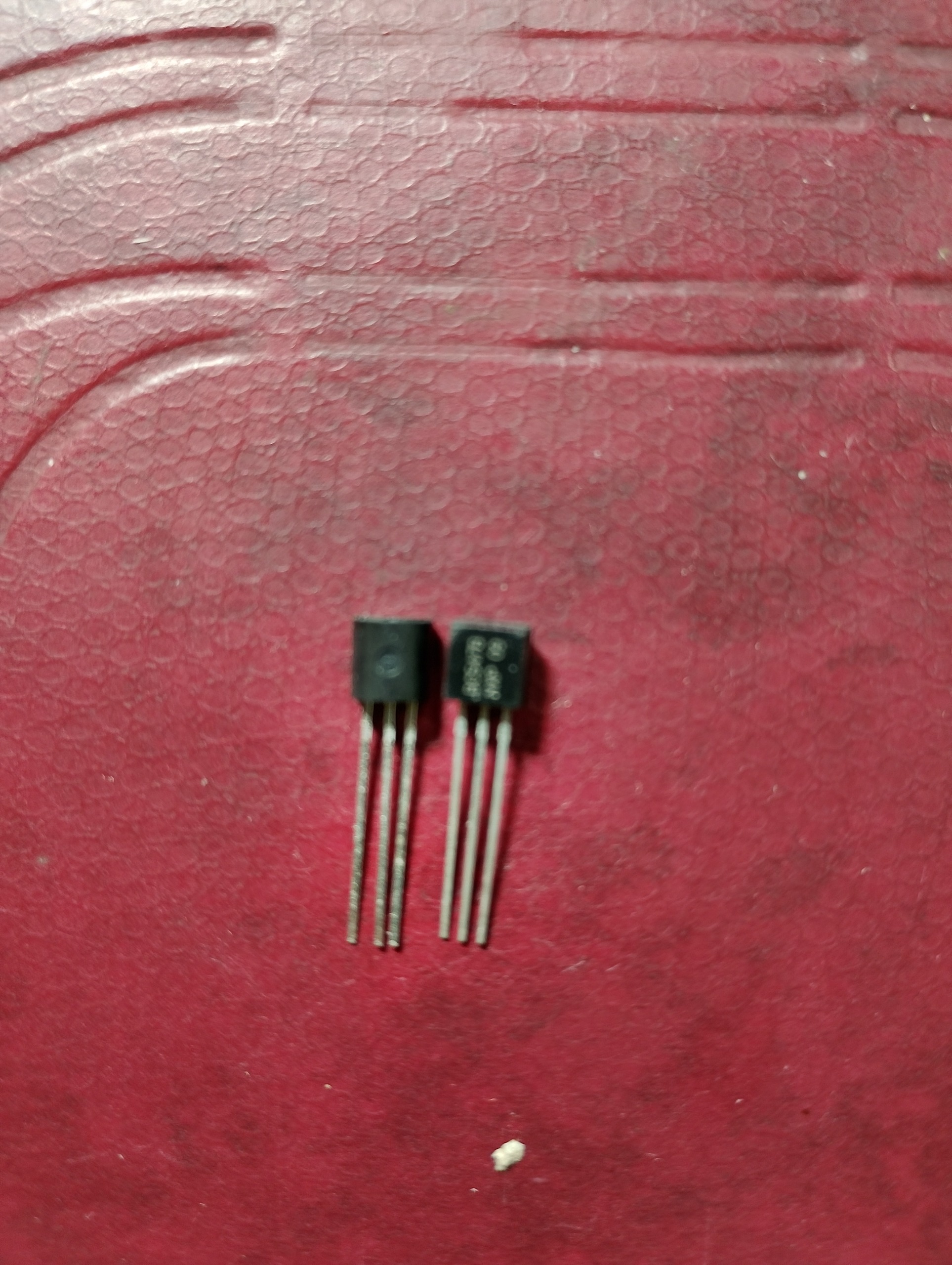 ترانزیستور BC547 نوع NPN