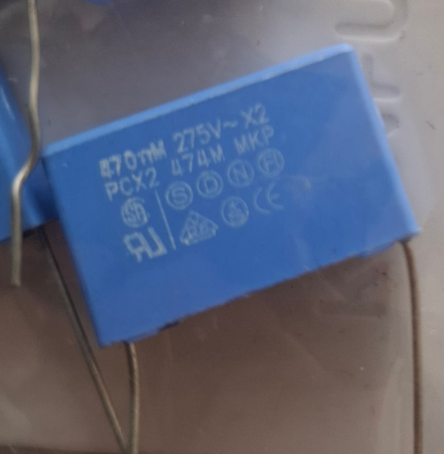 خازن ولتMKP .M444 .275