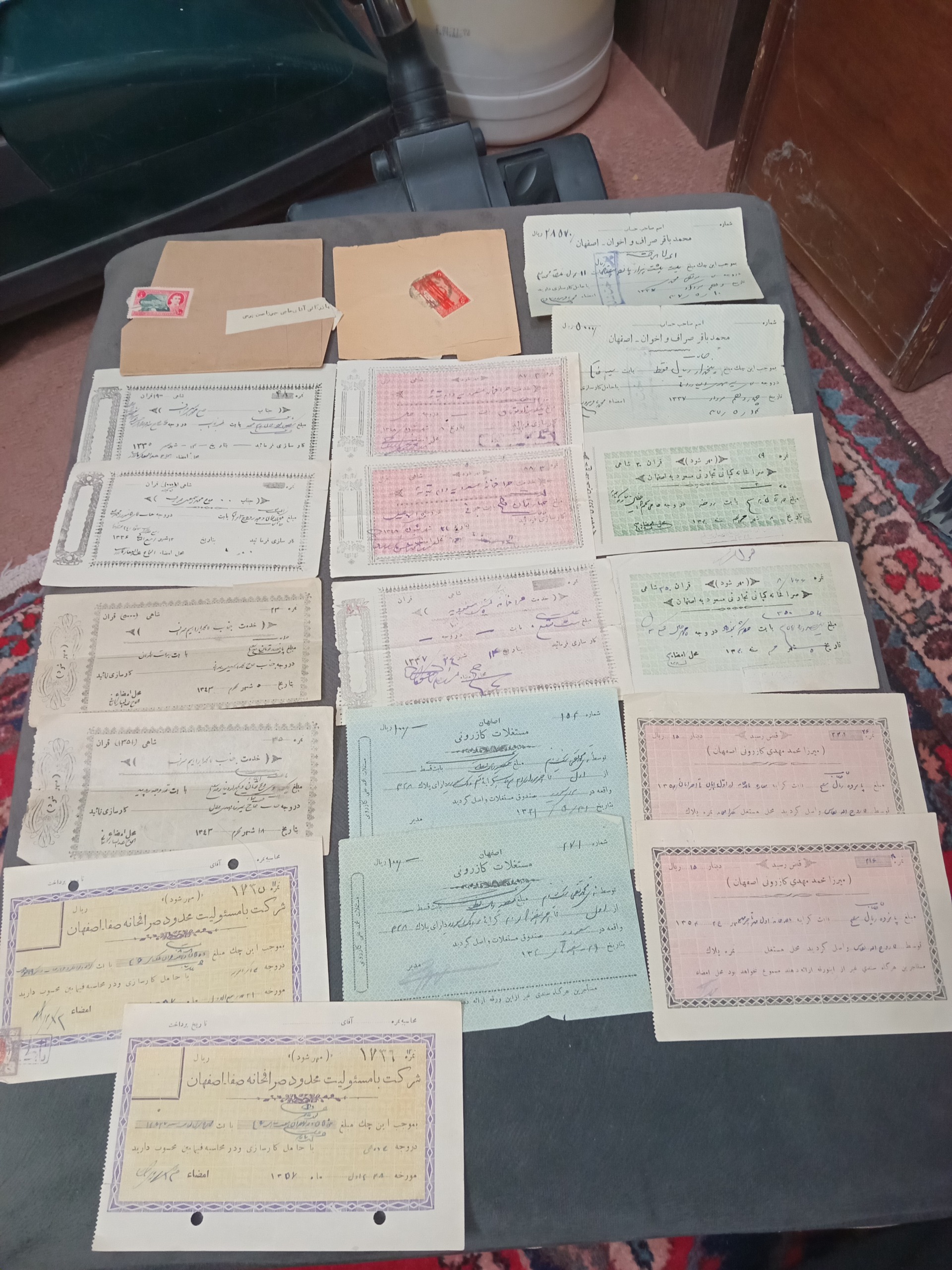 یه مجموعه کامل از چک های قاجاری