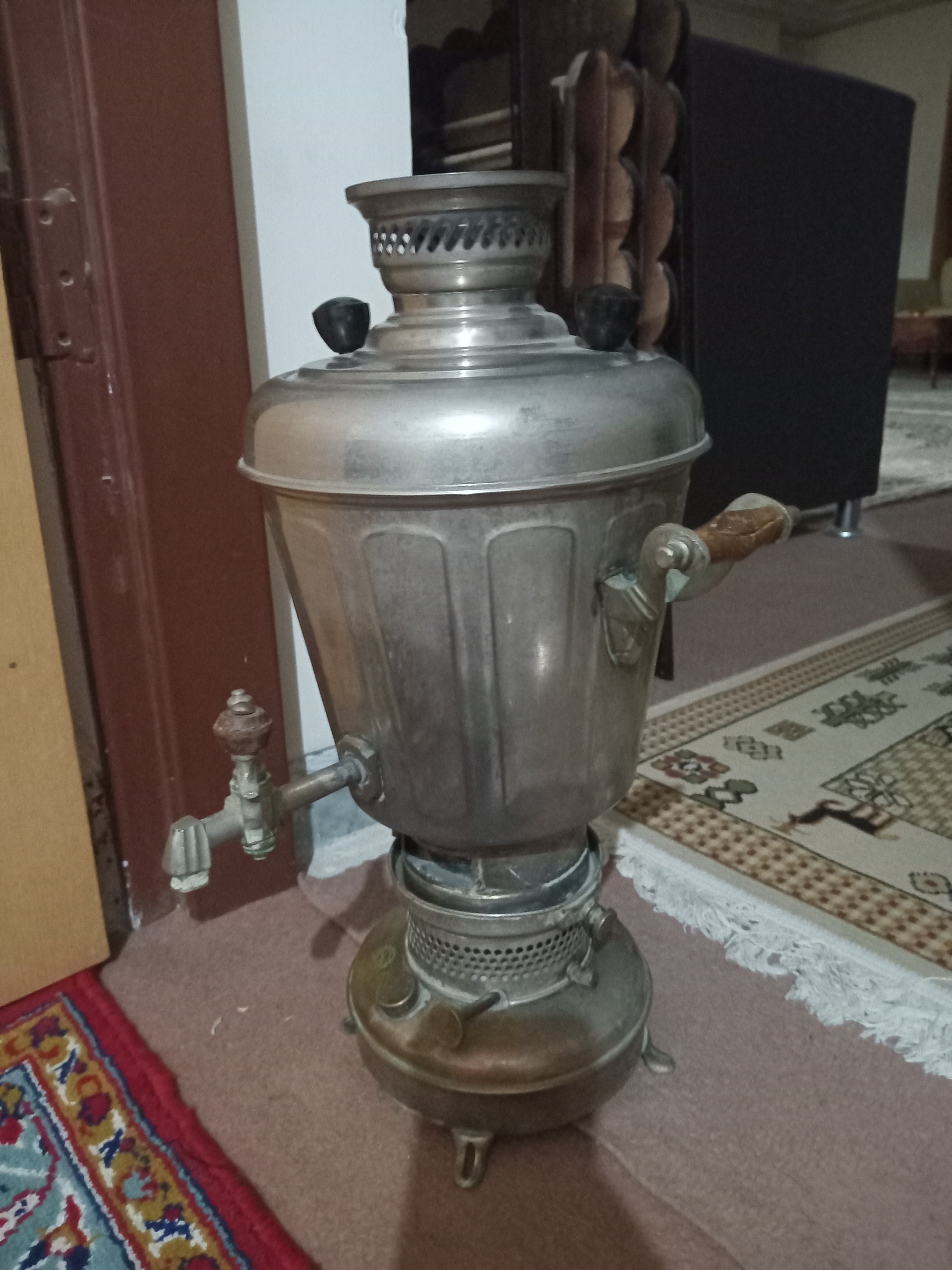 سماور 4 لیتری عالی نسب کاملا سلامت نفتی