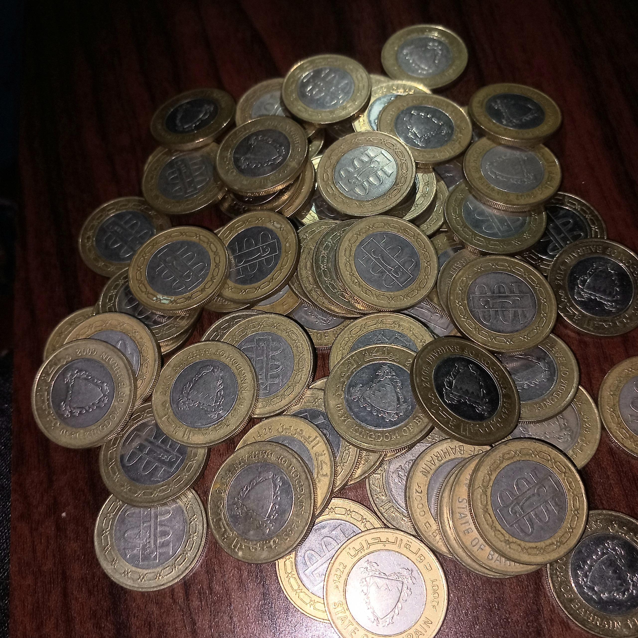 یک صد قطعه سکه 100 فلوس بحرین