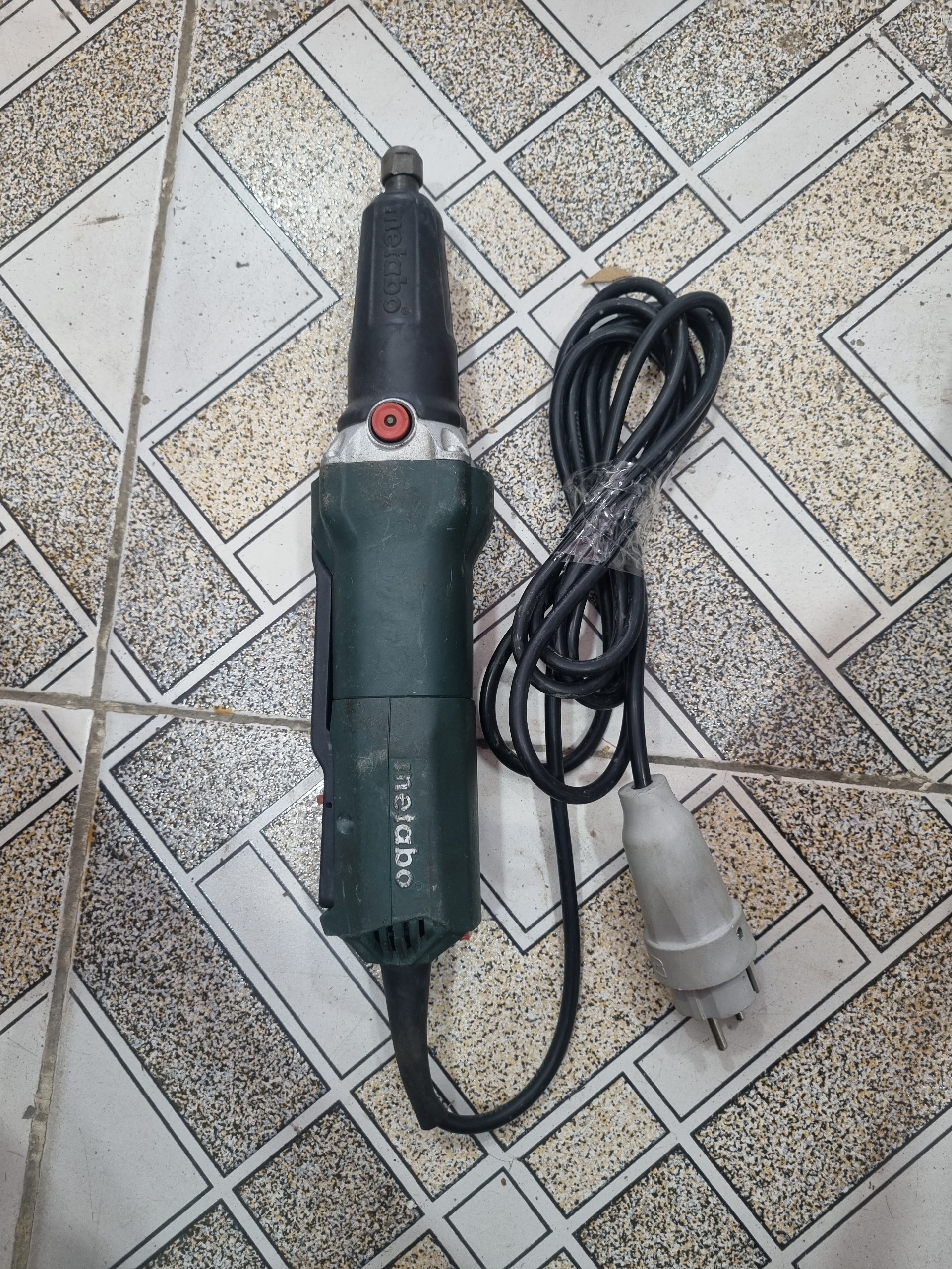 فرز انگشتی گلوبلند متابو اصل المان