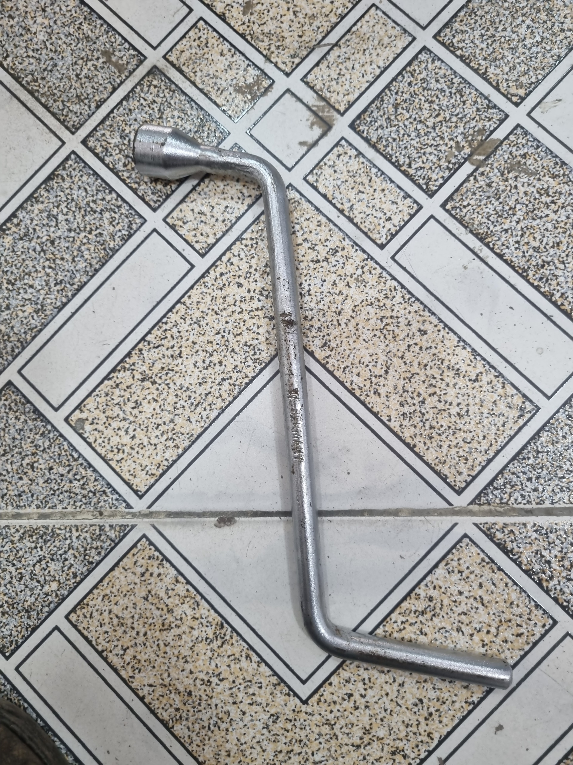 اچار چرخ شماره 17 المانی طبق تصویر