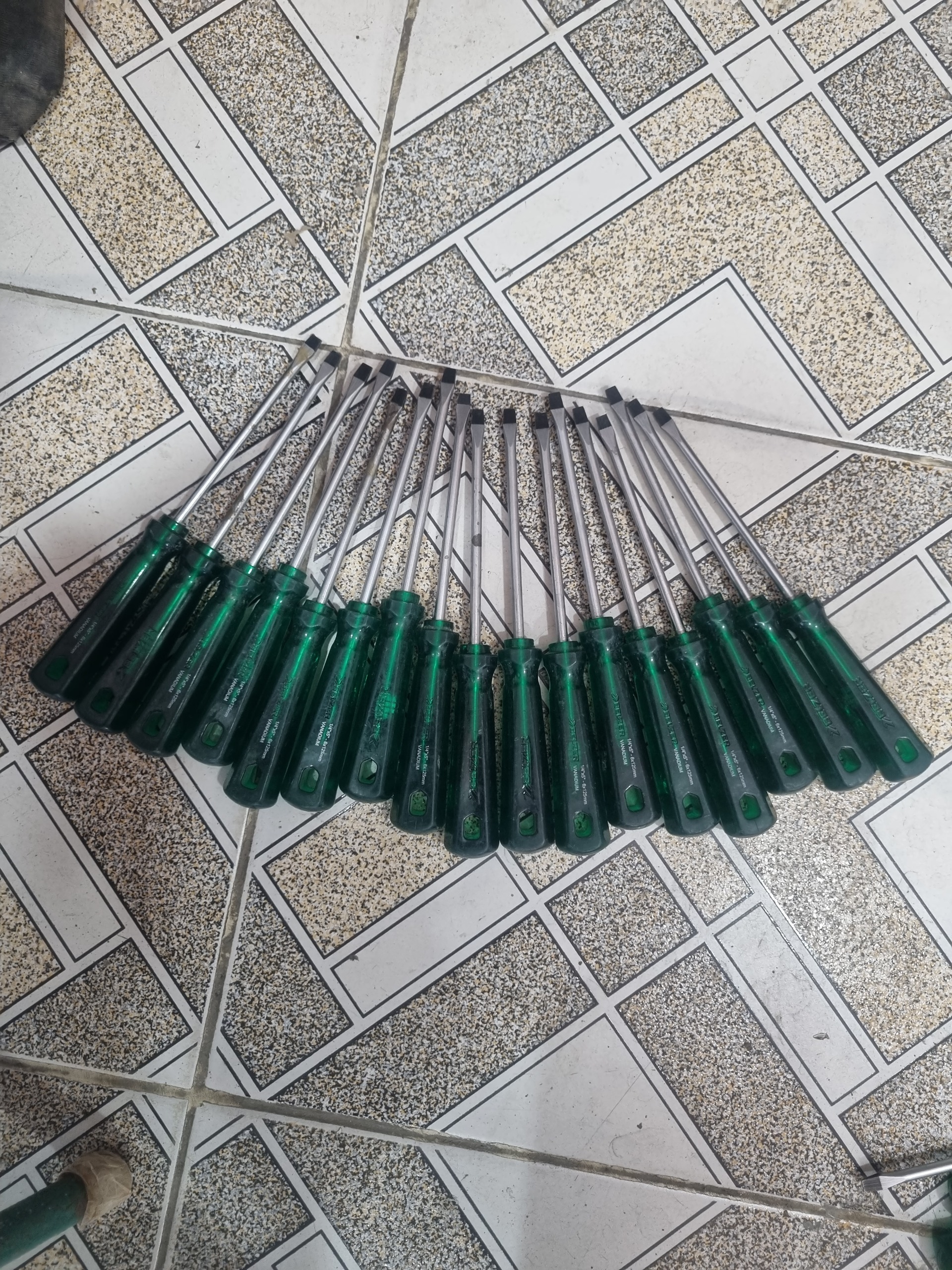 پیچ گوشتی کلکسیونی کمیاب بلزر المانی توضیحات