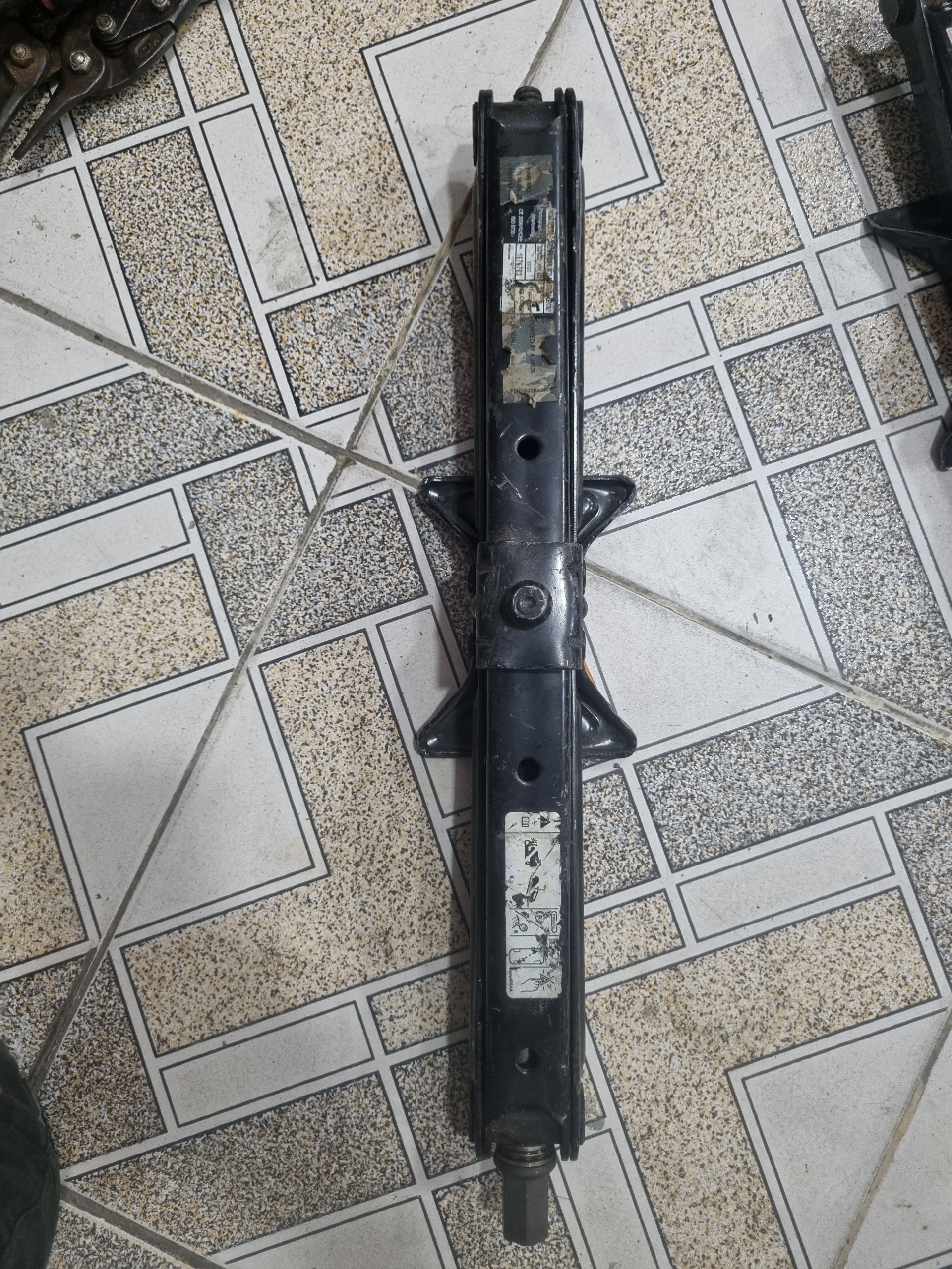 جک استوک ایتالیایی کمیاب ظرفیت بالا