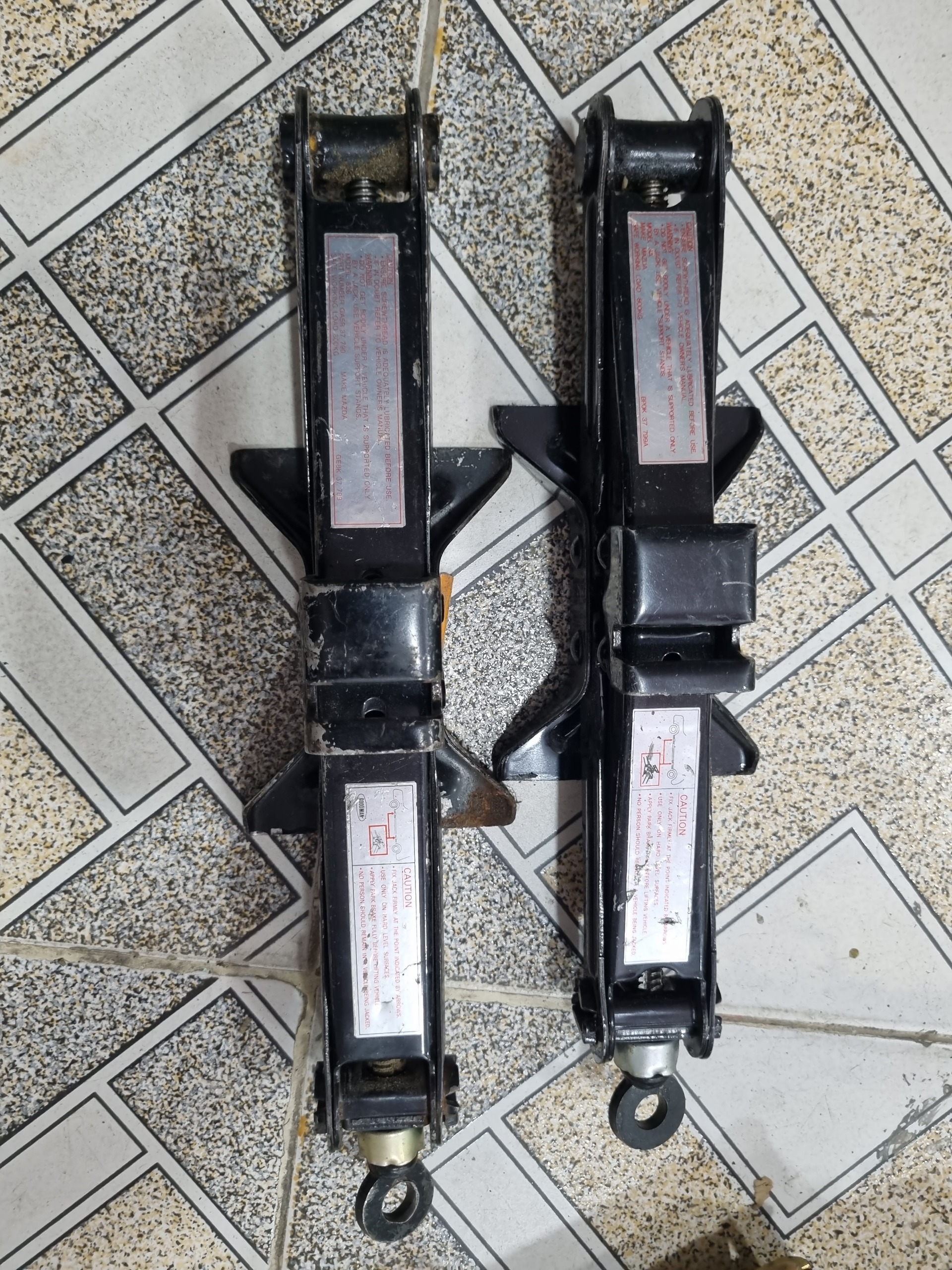 جک مزدا ژاپنی ظرفیت 800کیلو