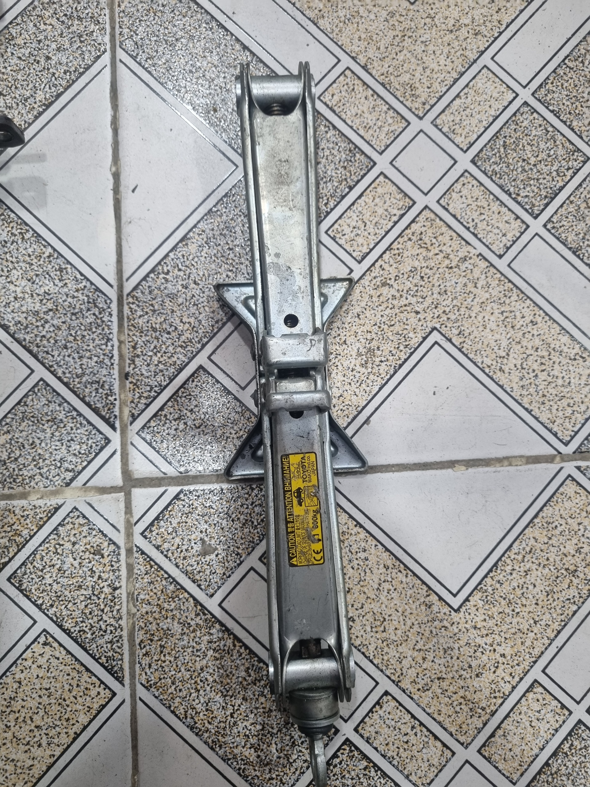 جک تویوتا ژاپنی ظرفیت 800کیلو