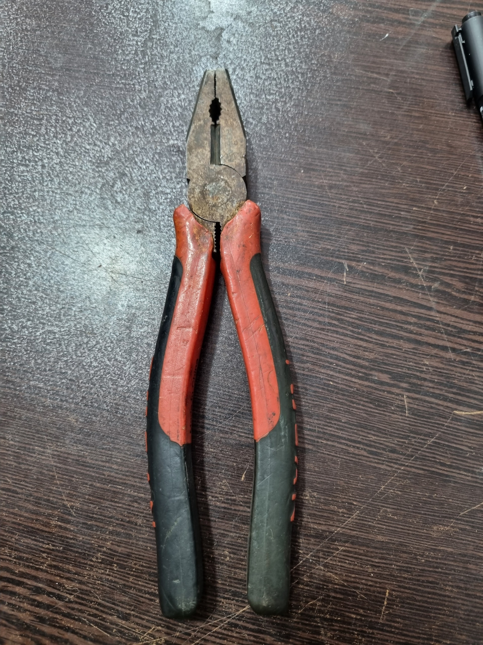 انبر دست توسن قدیمی کمیاب کلکسیونی