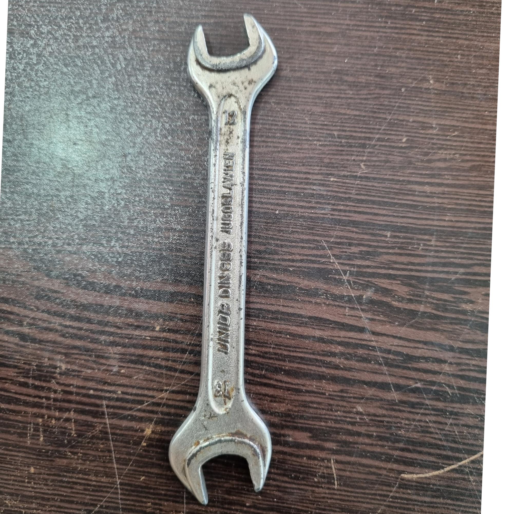 اچار یونیور یوگسلاوی سفارش BMW المان توضیحات