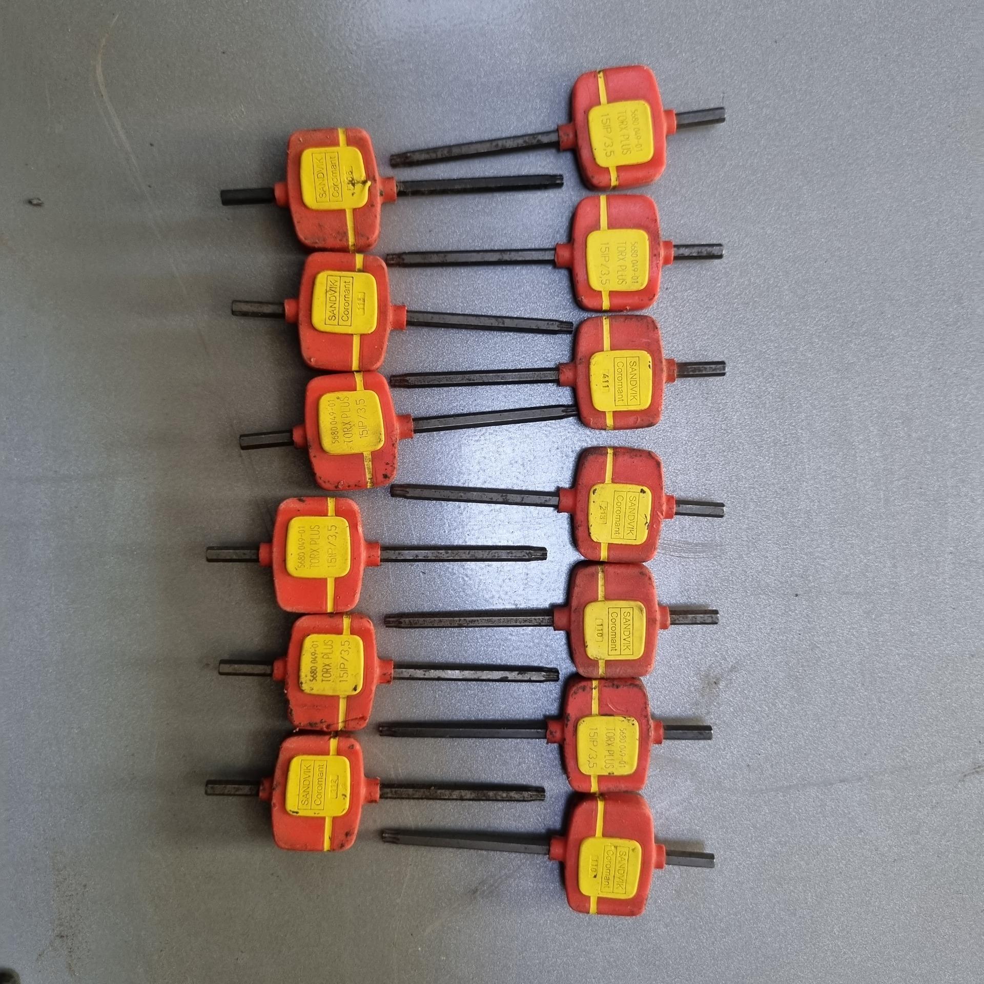 اچار تی 15 SANDVIK سویدی استوک توضیحات