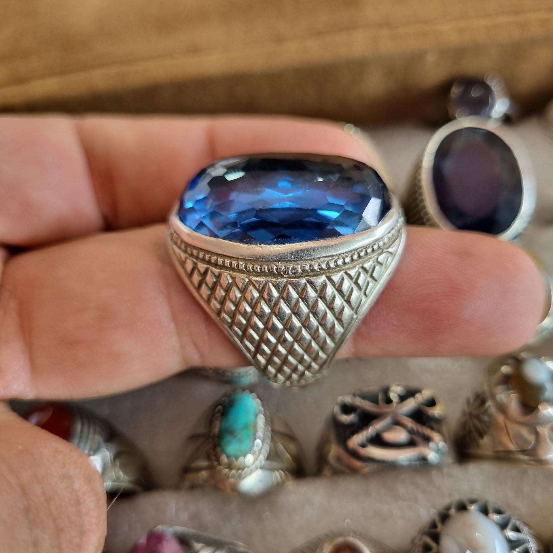 انگشتر توپاز کلکسیونی کمیاب توضیحات