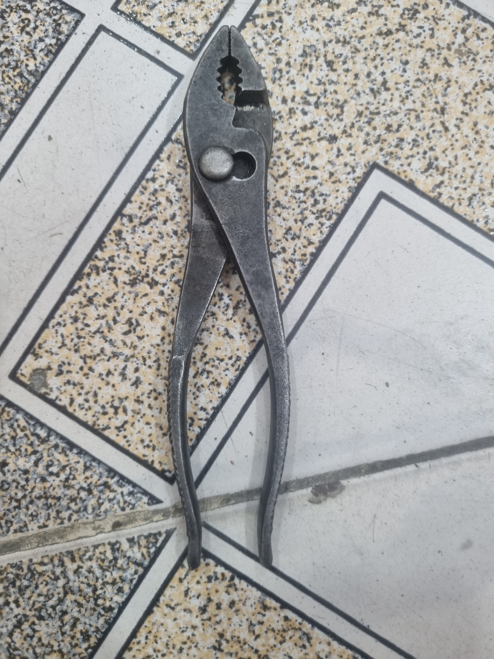 انبردست فوردی نیسان موتور ژاپنی کلکسیونی