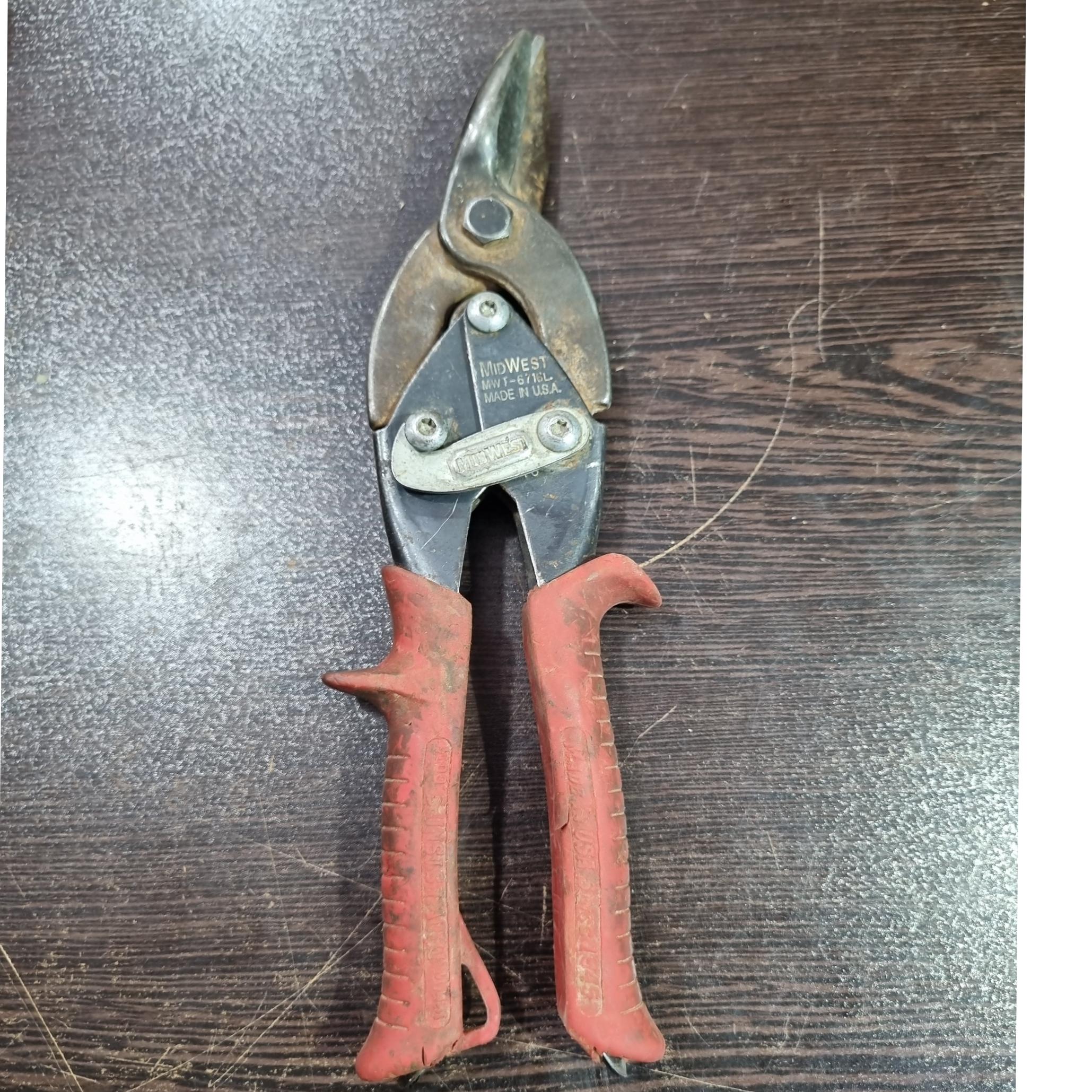 قیچی ورق بر آمریکایی میدوست توضیحات