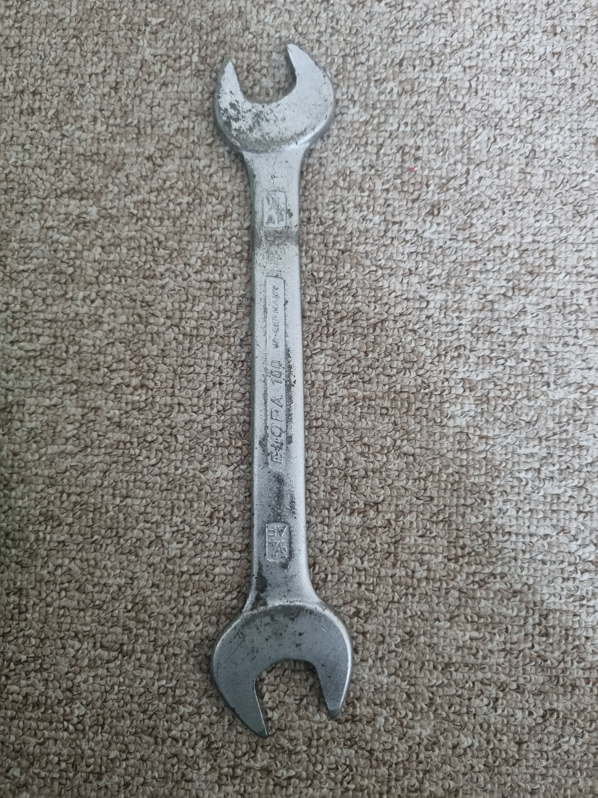 اچار الورا المانی اینچی 11.16و3.4 حدود 17 و19 میشه