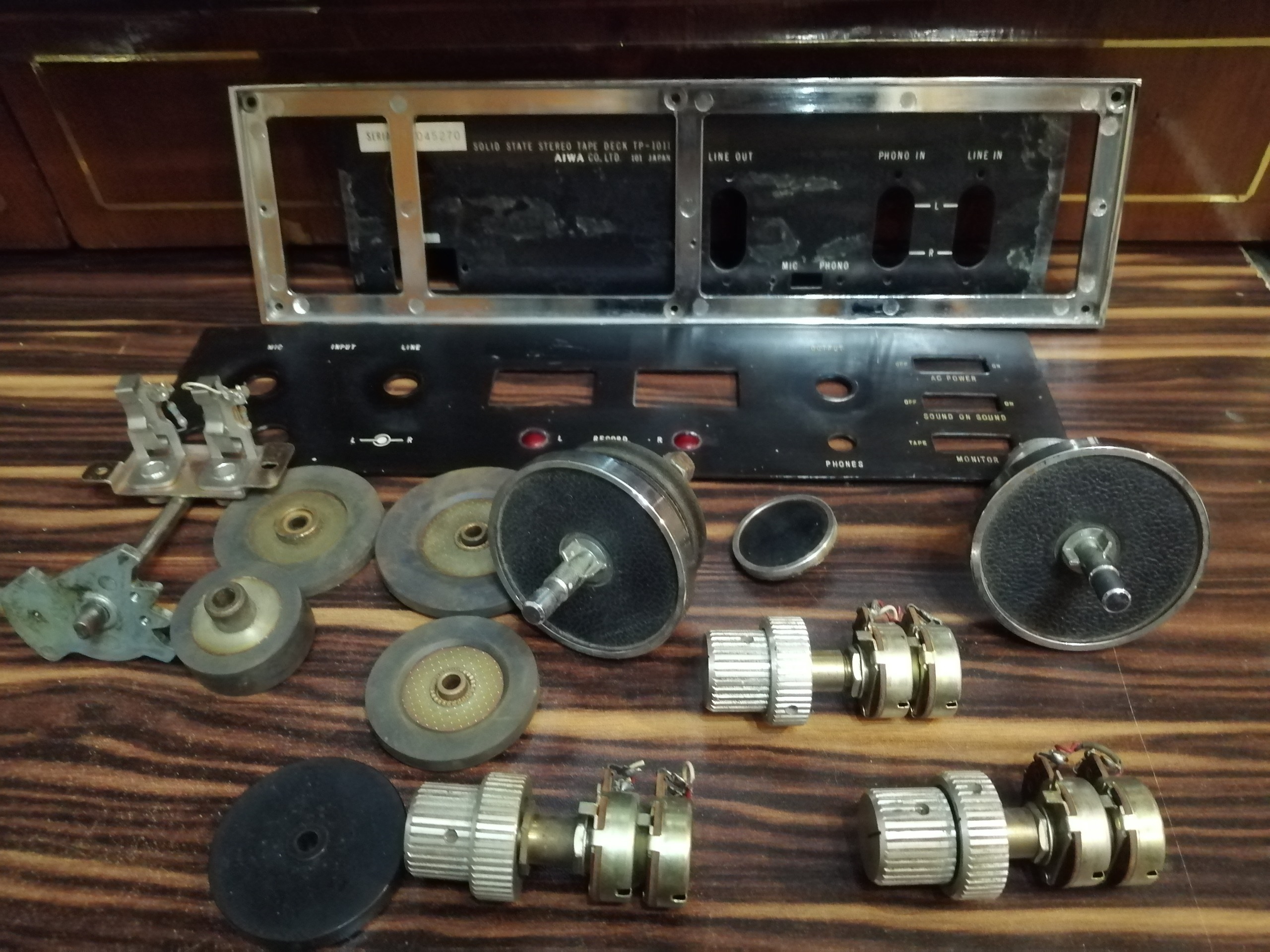 قطعات ضبط ریلی AIWA