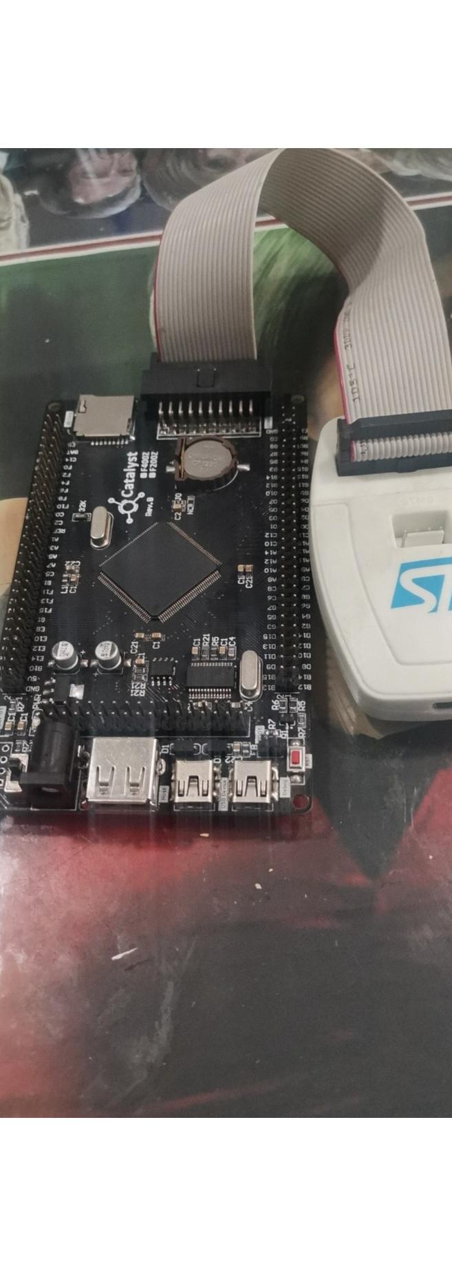 فروش یک عدد برد برنامه نویسی STM 32 F4