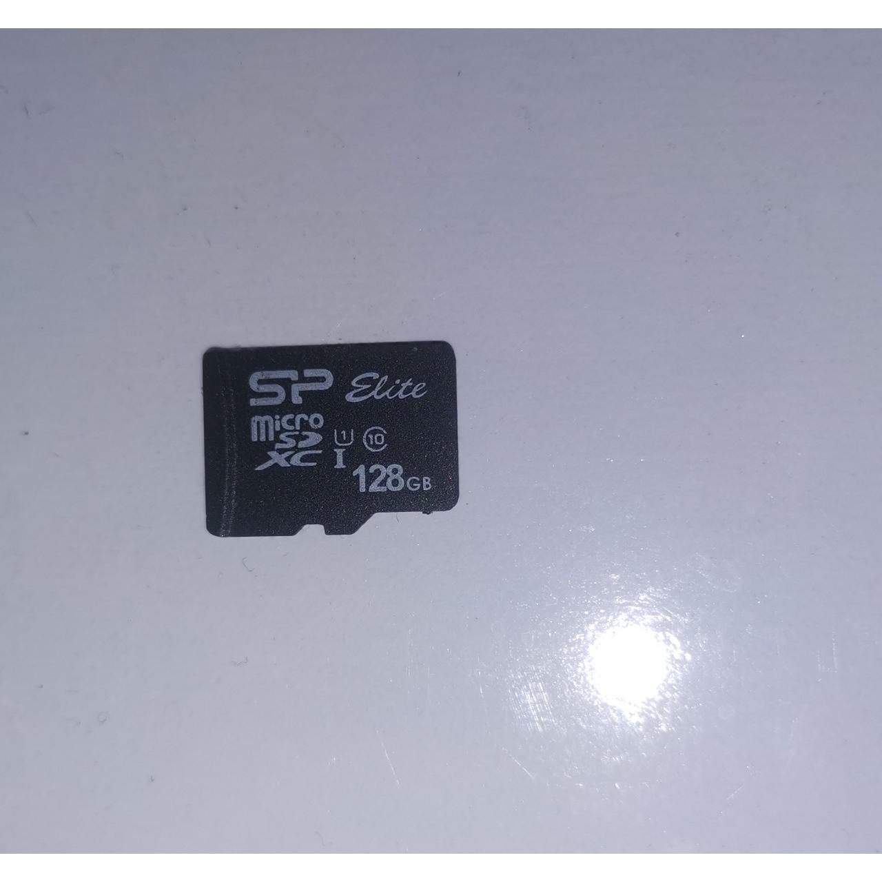 فروش یک عدد کارت حافظه سیلیکون پاور