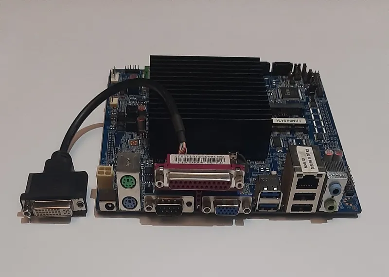 مادربرد صنعتی j1900 خروجی Gpio و usb3 و 2پورت com