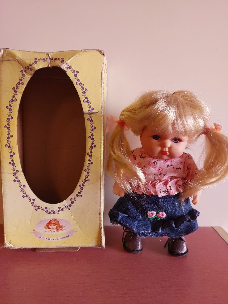 عروسک کلکسیونی دختر اخمو