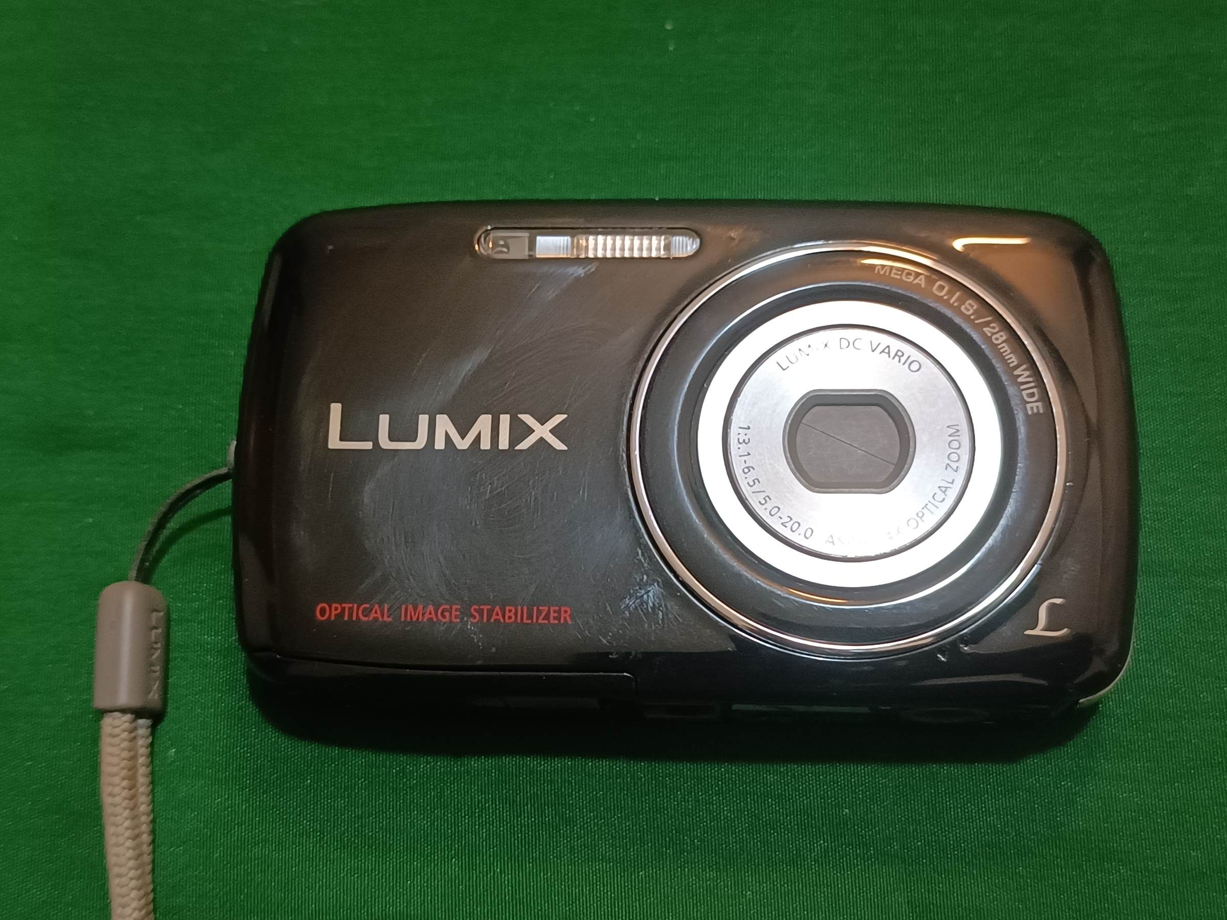 دوربین لومیکس s1