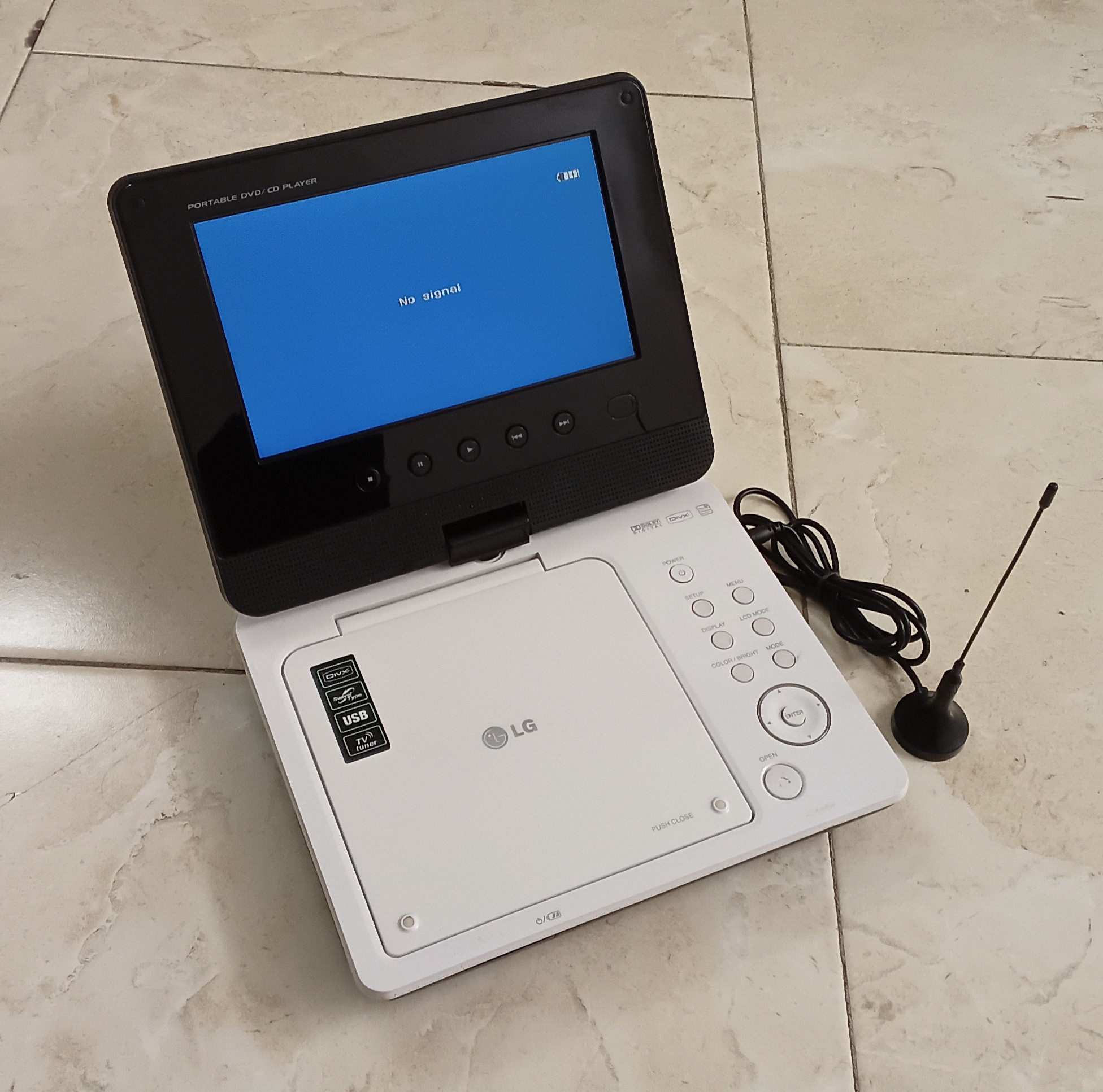 DVD پلیر 7 اینچ الجی با تلویزیون آنالوگ و USB پلیر