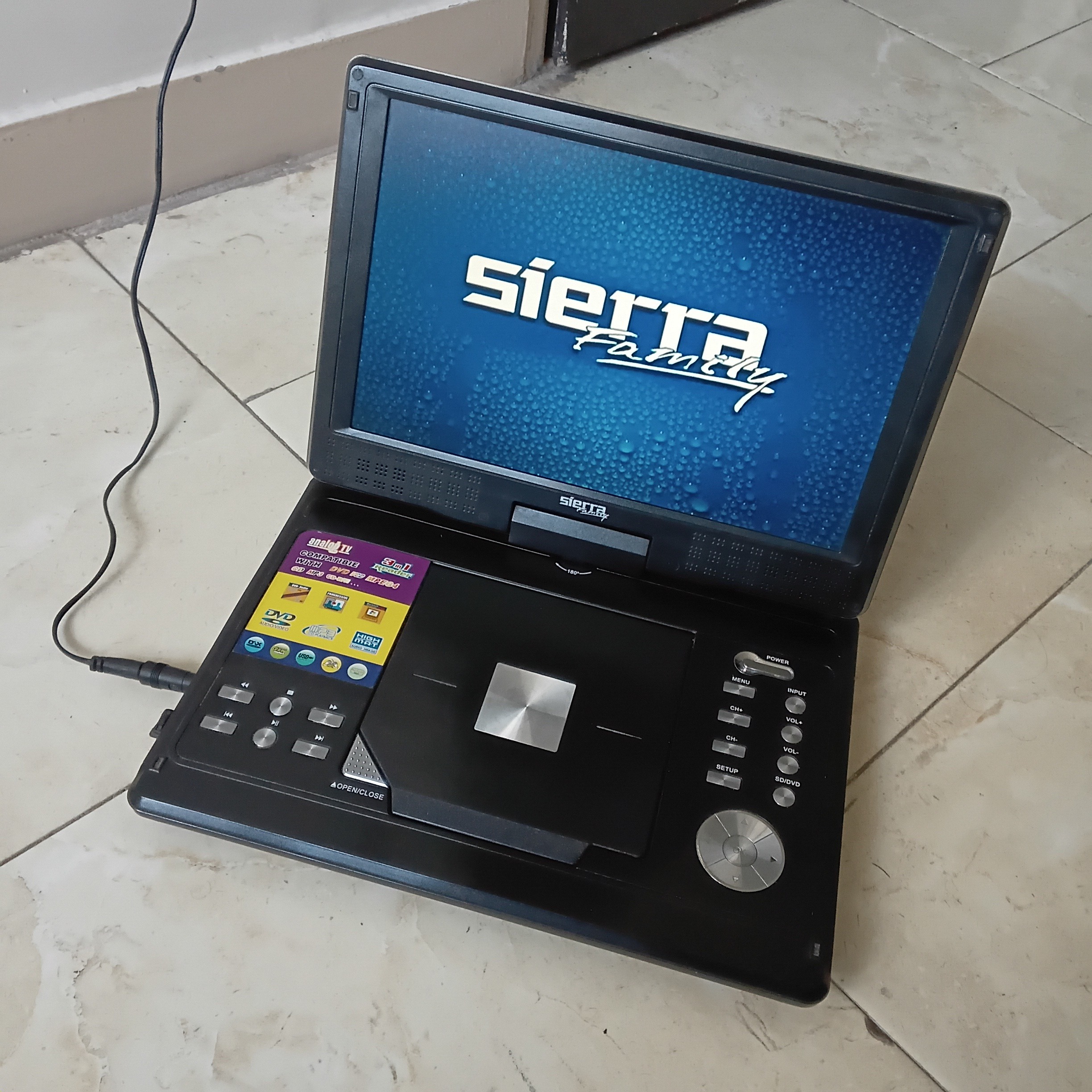 پلیر 12 اینچی سیرا با ورودی مانیتور VGA