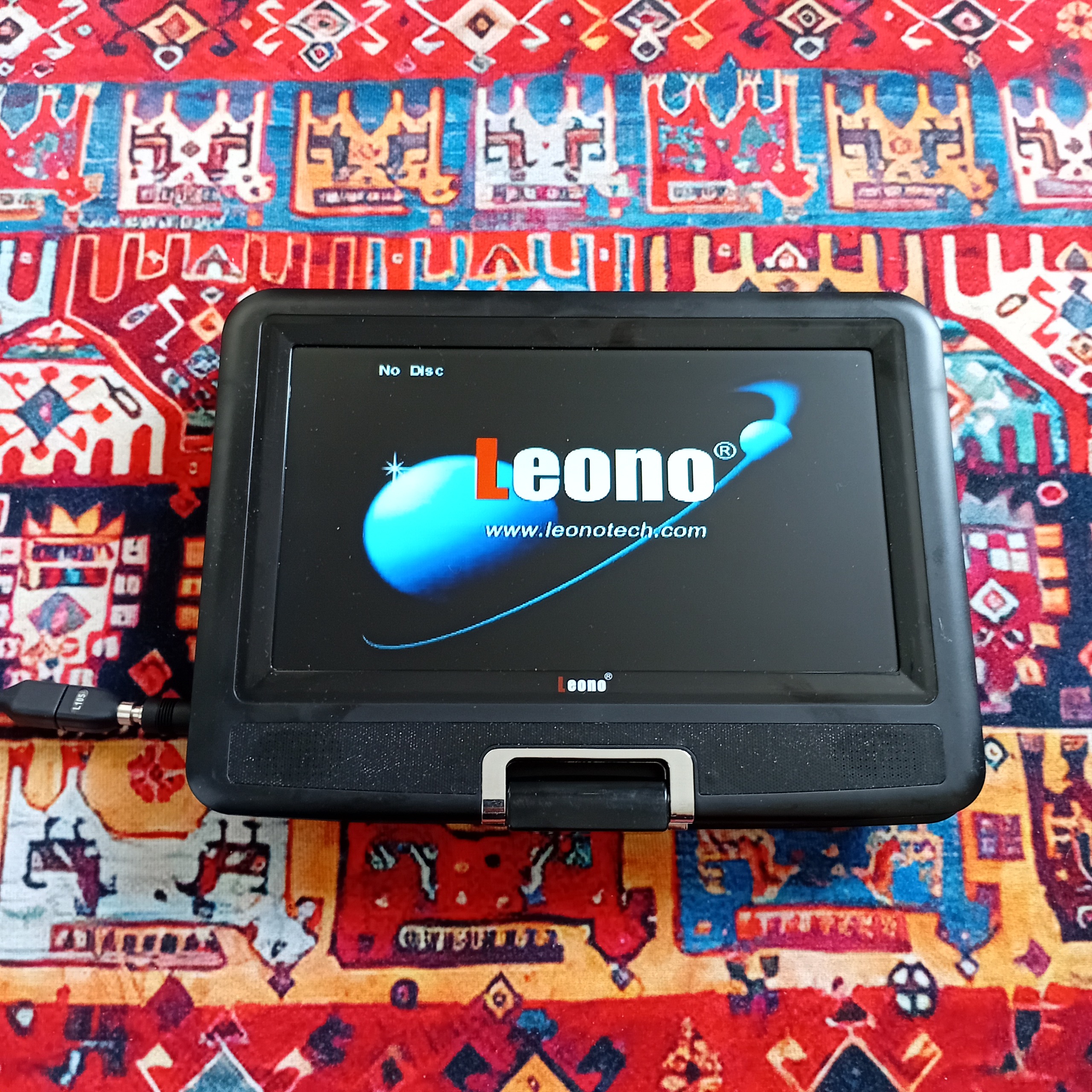 مانیتور و تلویزیون آنالوگ 9 اینچ