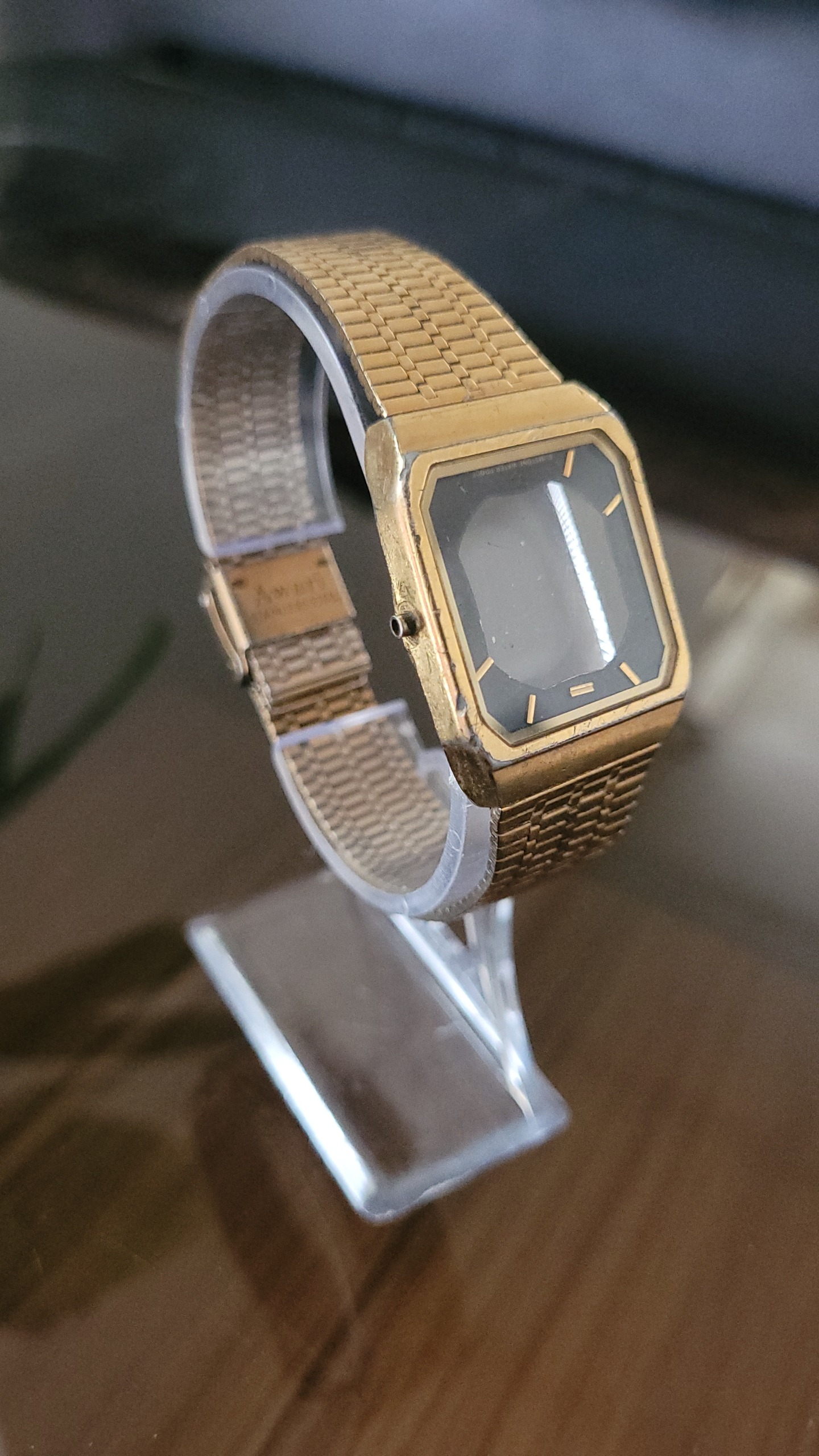 بند و قاب سویستار