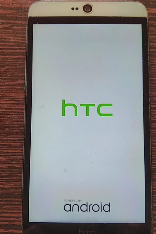 گوشی موبایل htc