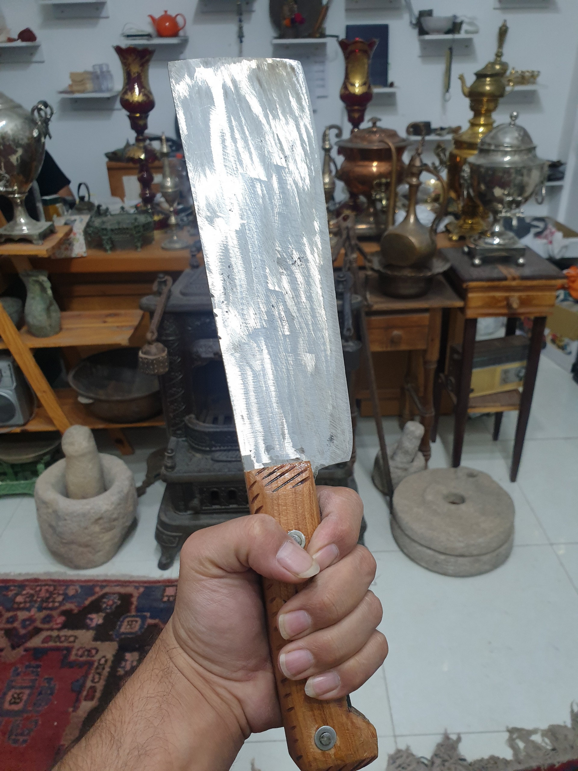 تبر بسیار زخیم و جوون دار