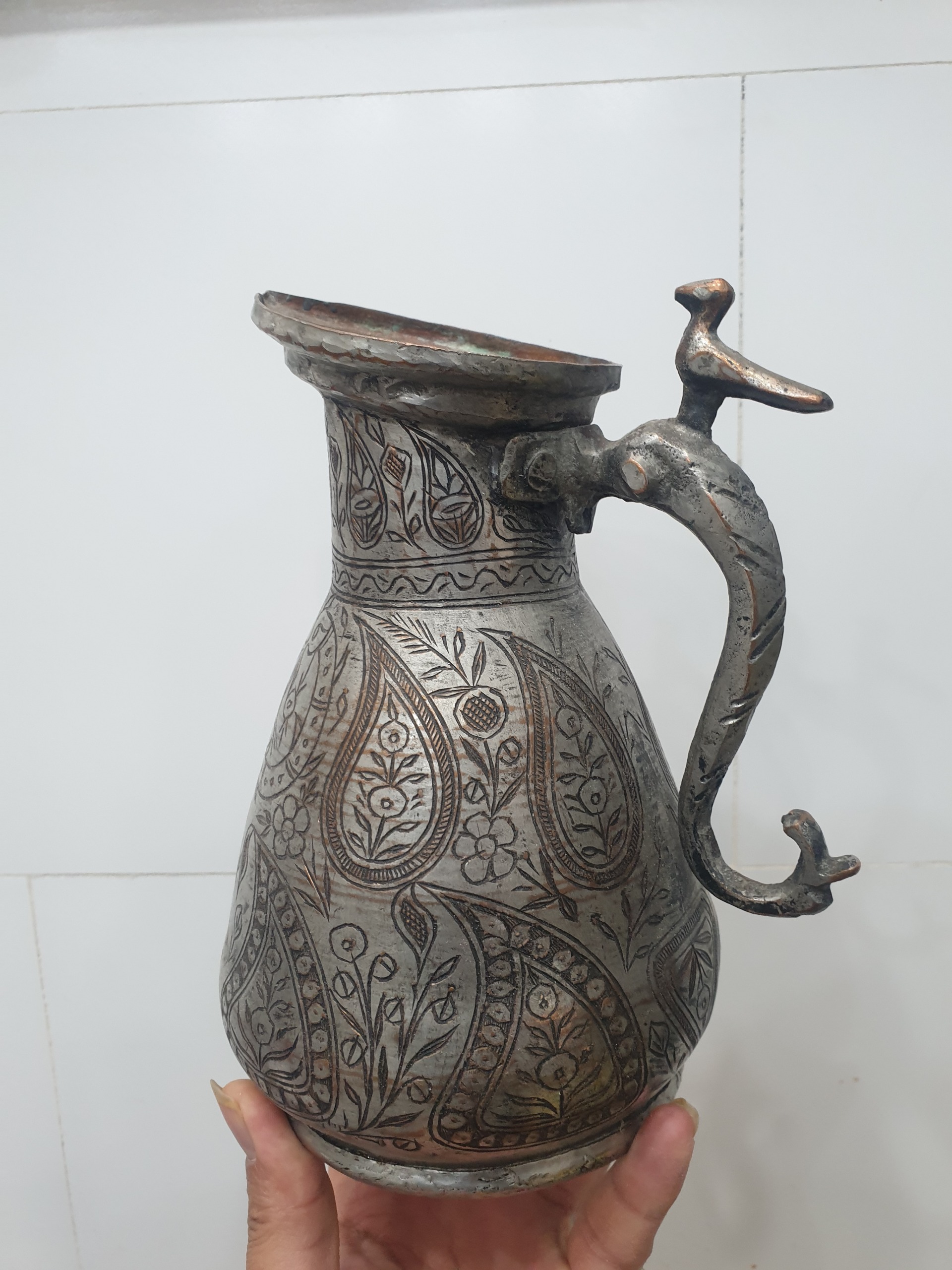 پارچ نقش دار قدیمی