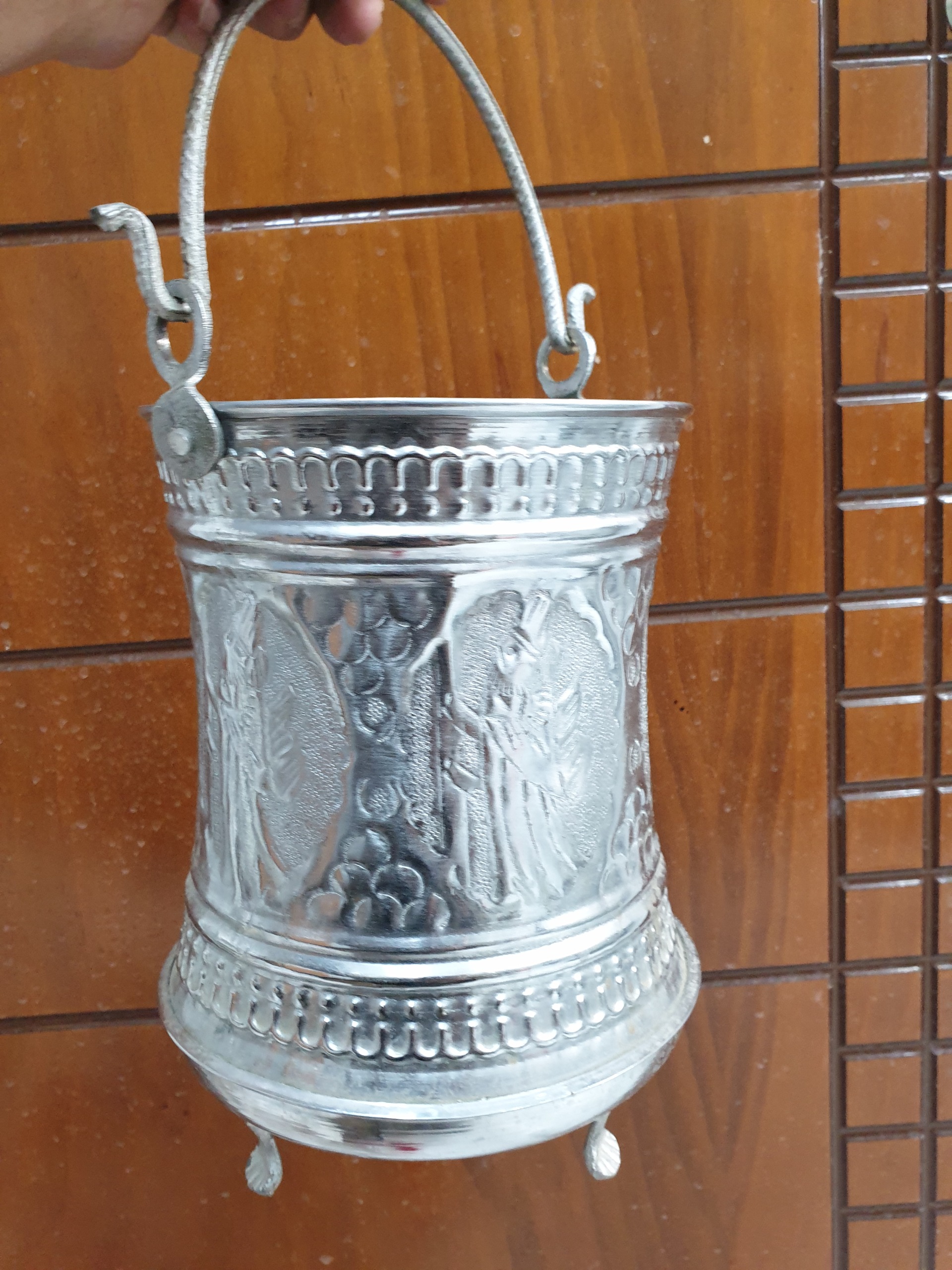 سطل طرح دار مسی قدیمی