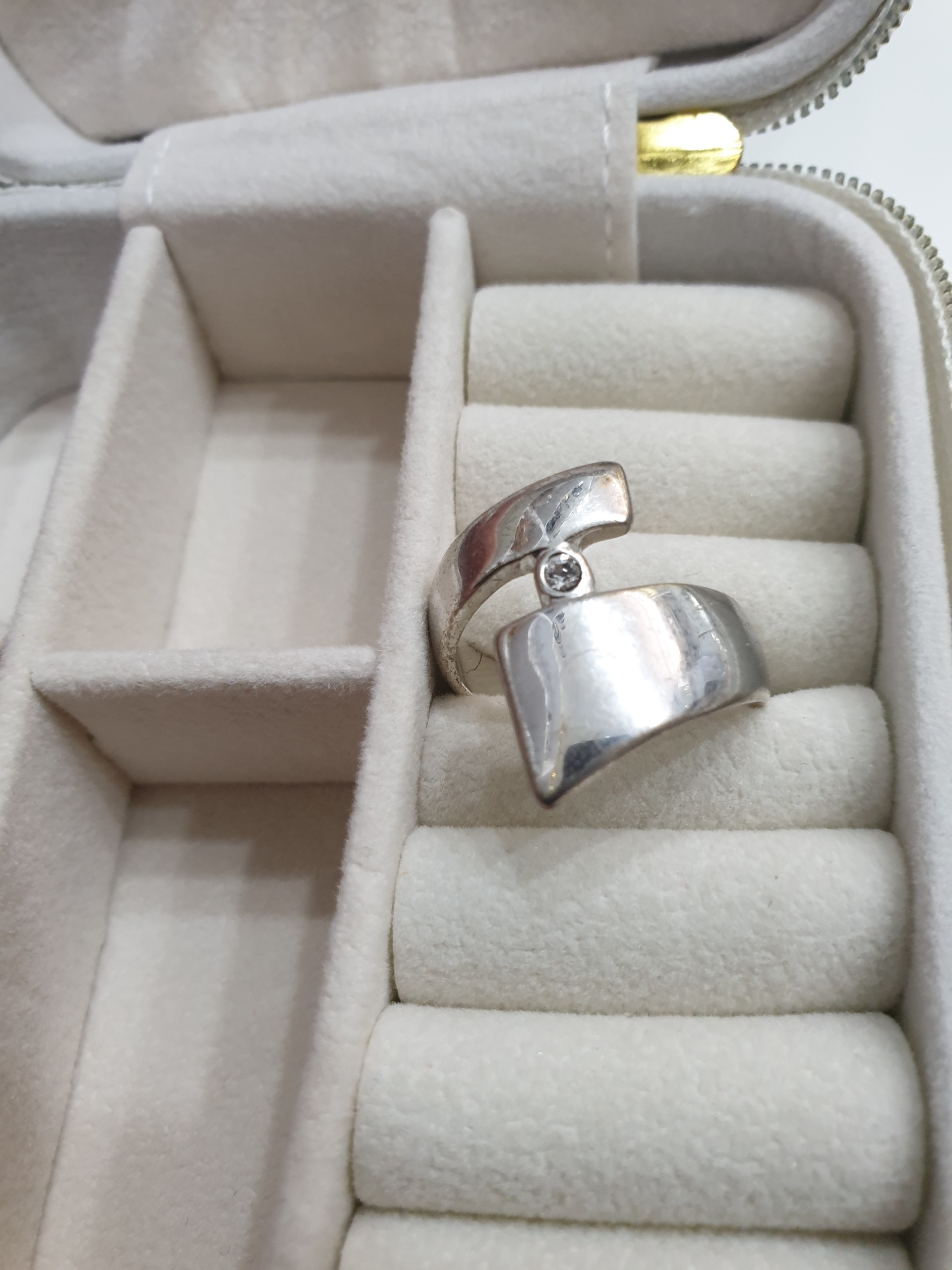 انگشتر اروپایی (دارای نگین)