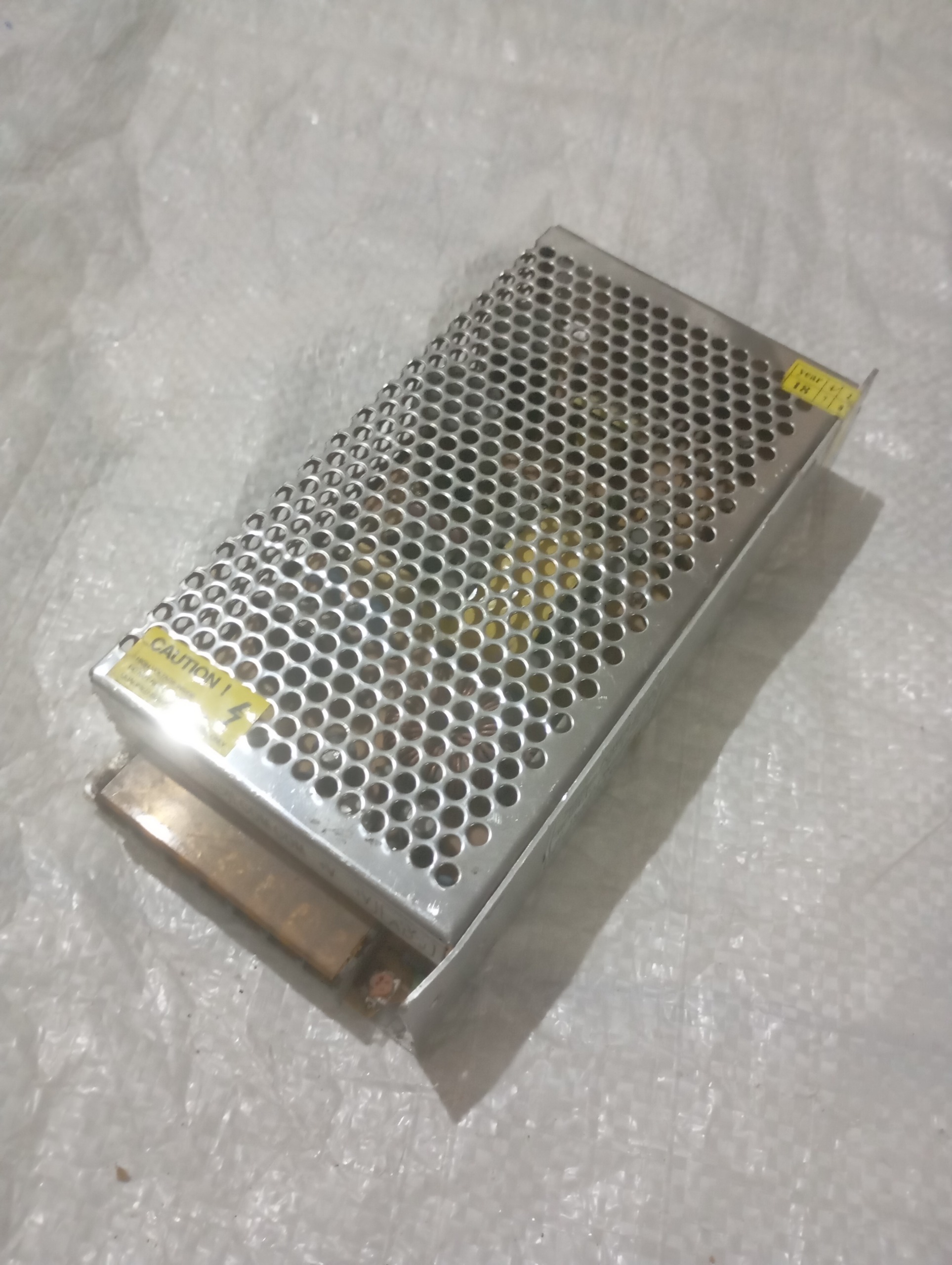 منبع تغذیه سوئیچینگ 24 ولت 5 آمپر