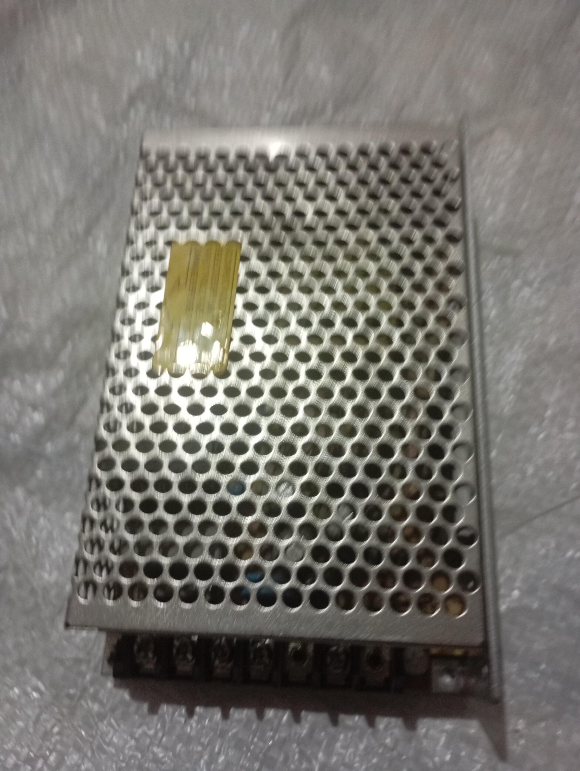 منبع تغذیه سوئیچینگ 24 ولت 4.5 آمپر مین ول