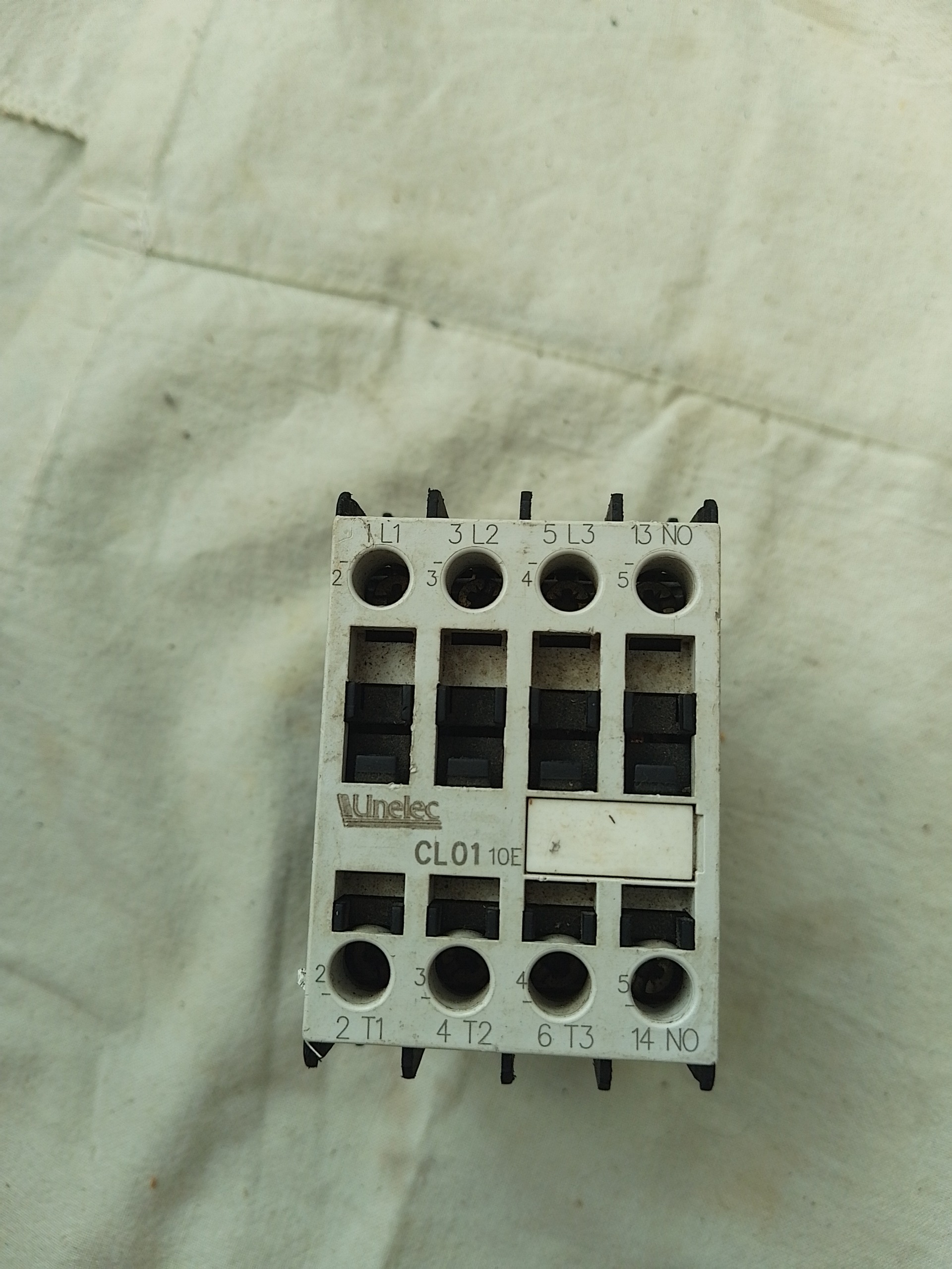 کنتاکتور 9 آمپر Unelec اروپایی