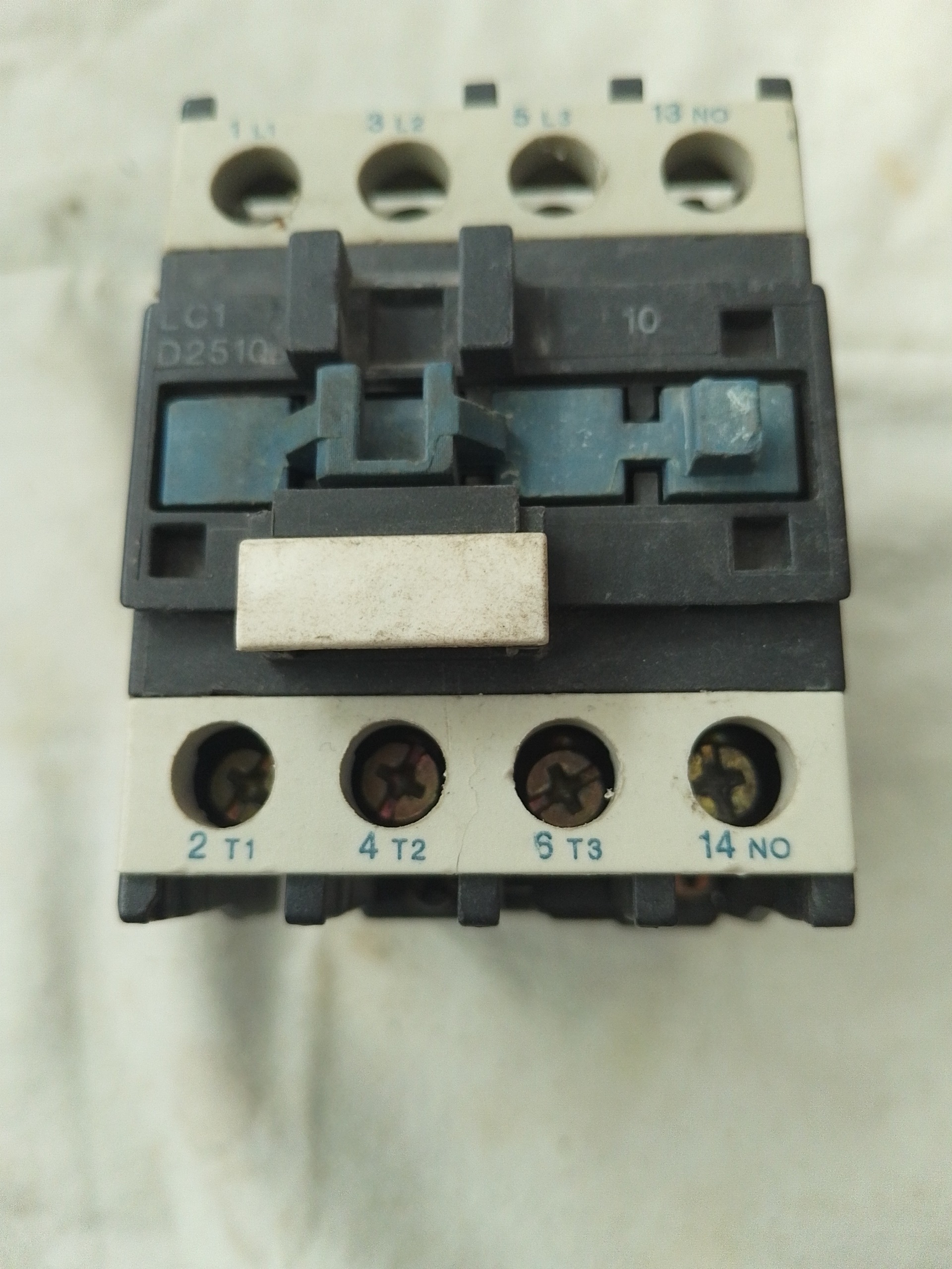 کنتاکتور 40آمپر 48ولت فرانسه