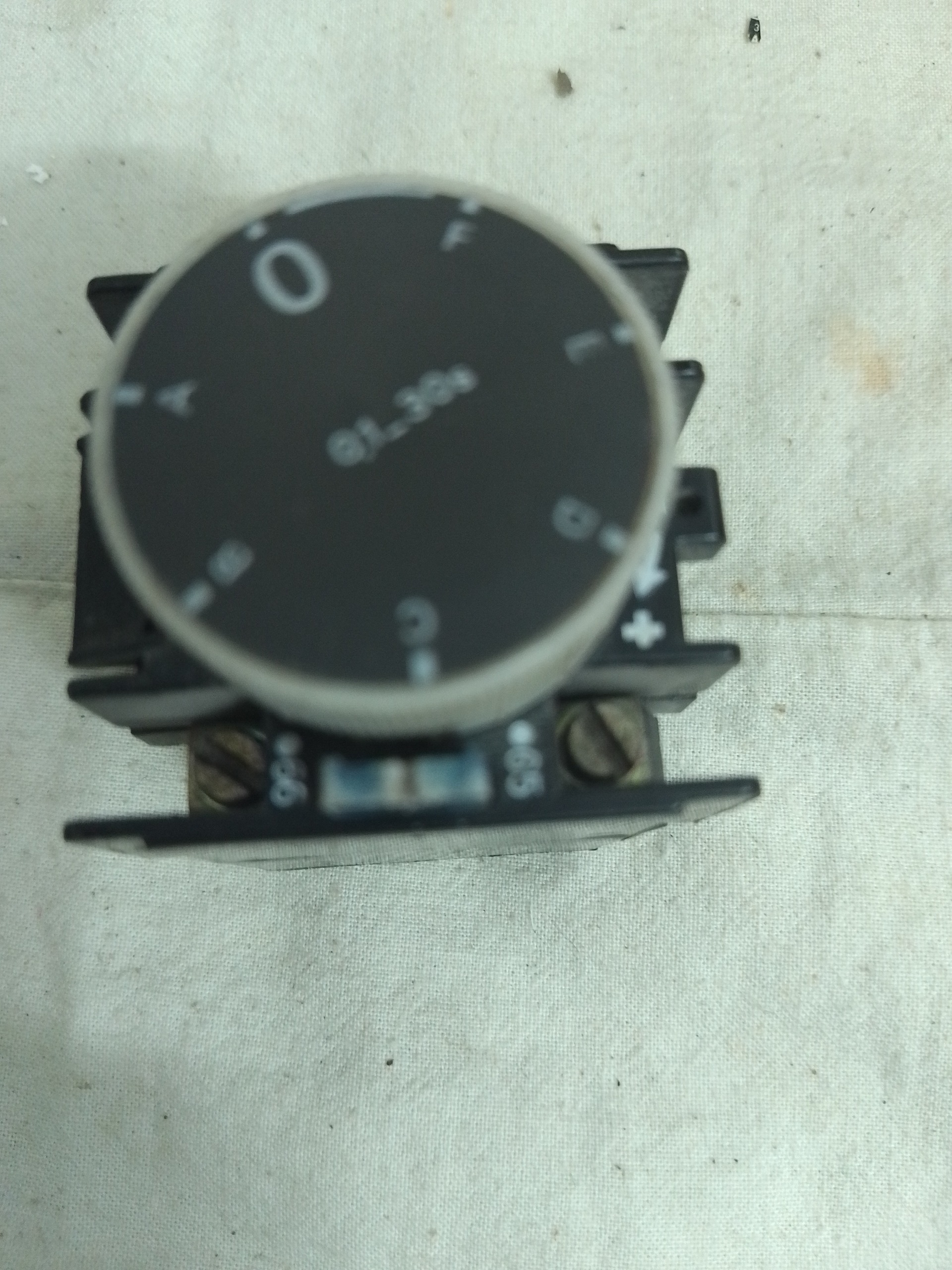 تایمرپنتوماتیک 10آمپر فرانسه