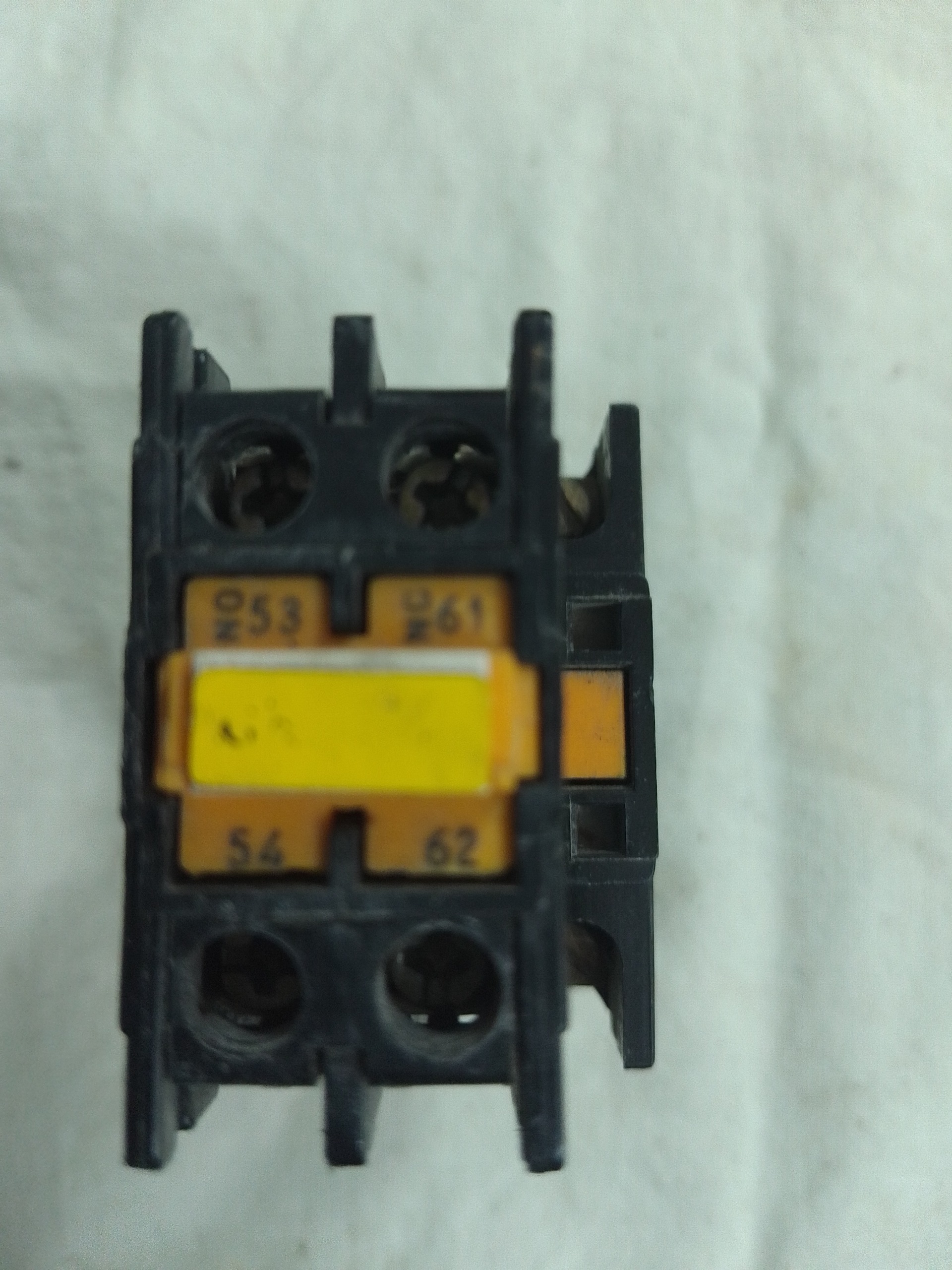 کنتاکتور کمکی 65آمپر 12ولت فرانسه