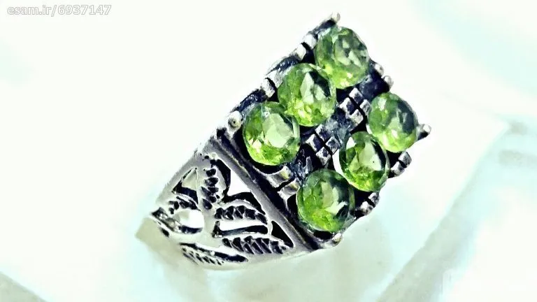 انگشتر نقره فاخر زبرجد معدنی خاص و استثنایی