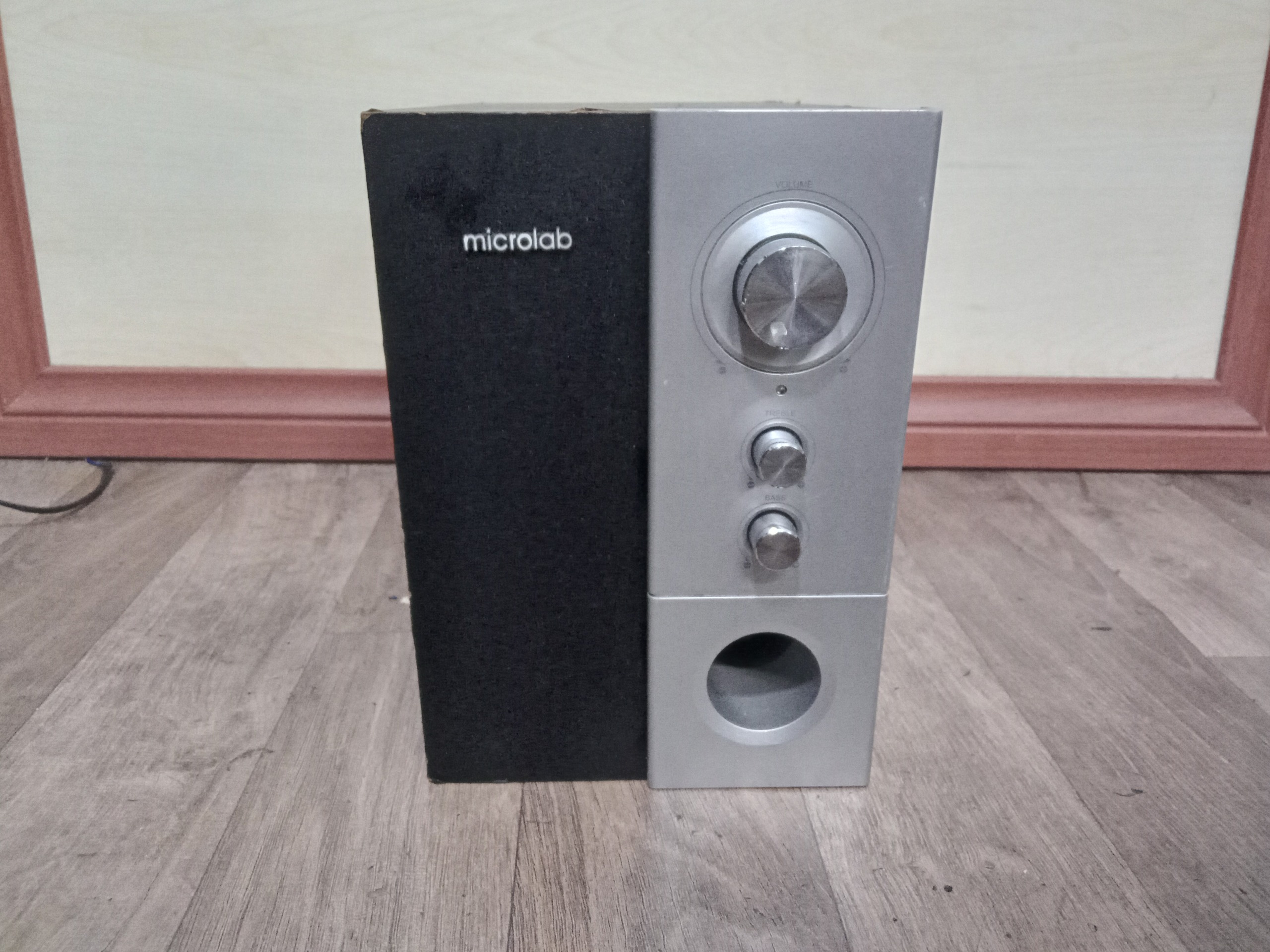 اسپیکر کوچک بدون باند جانبی