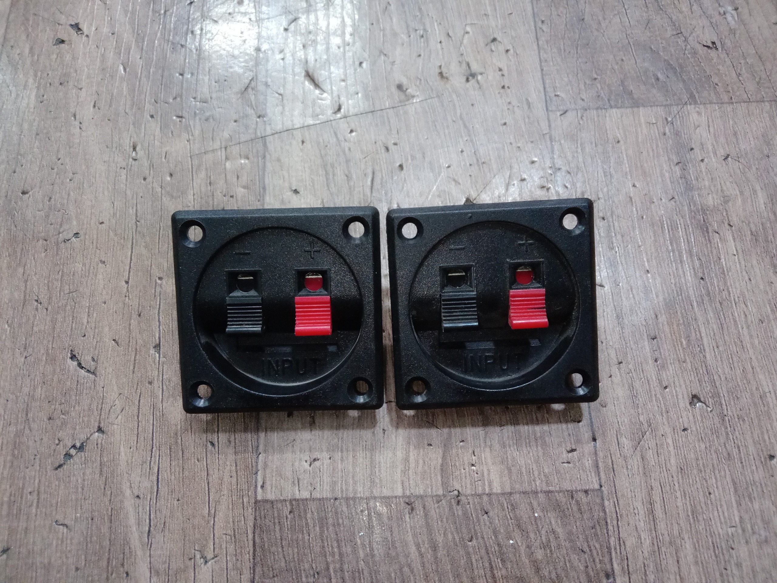 دو عدد سیم گیر کره ای