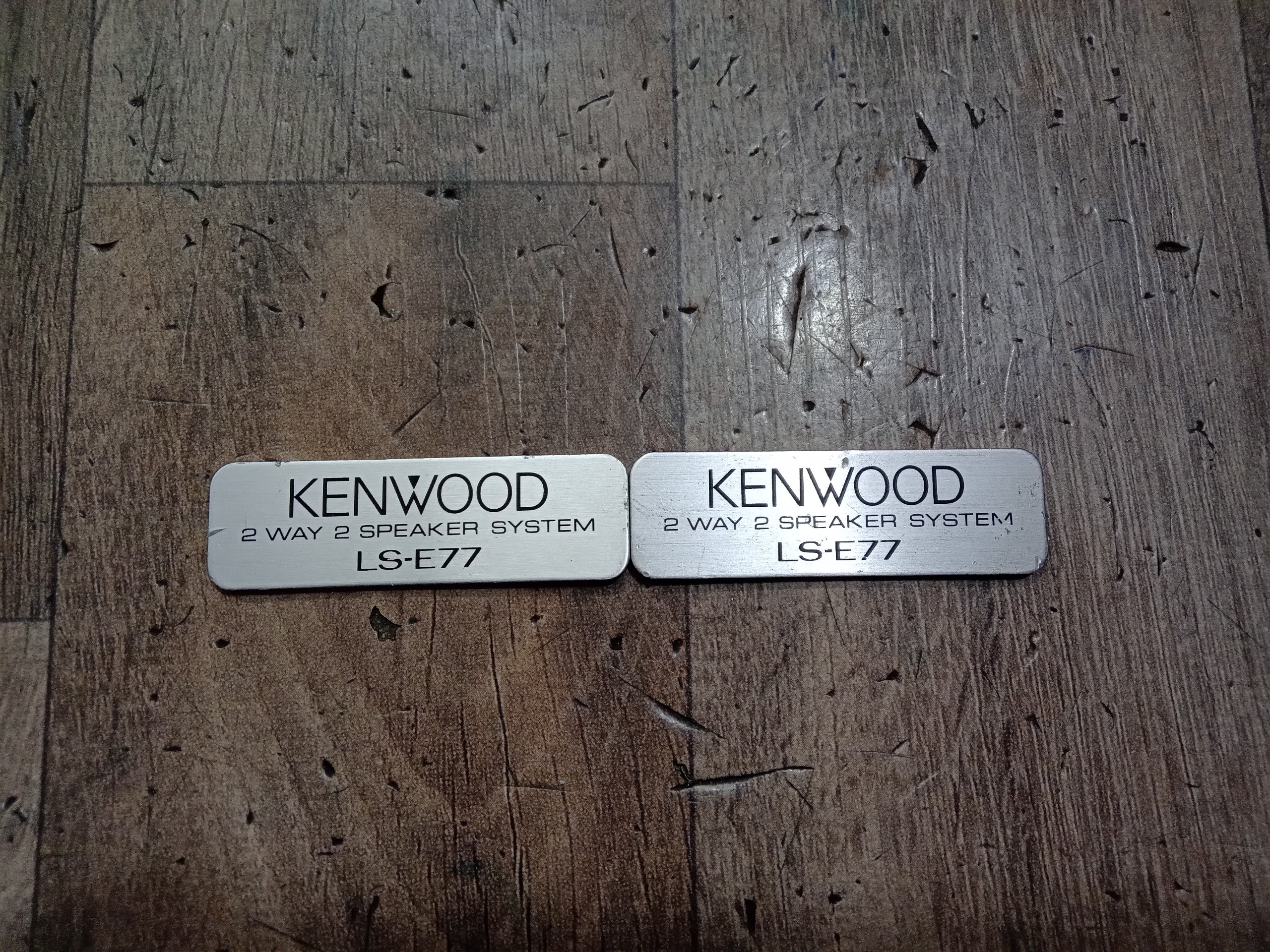 دو عدد پلاک بوکشلف کنوود