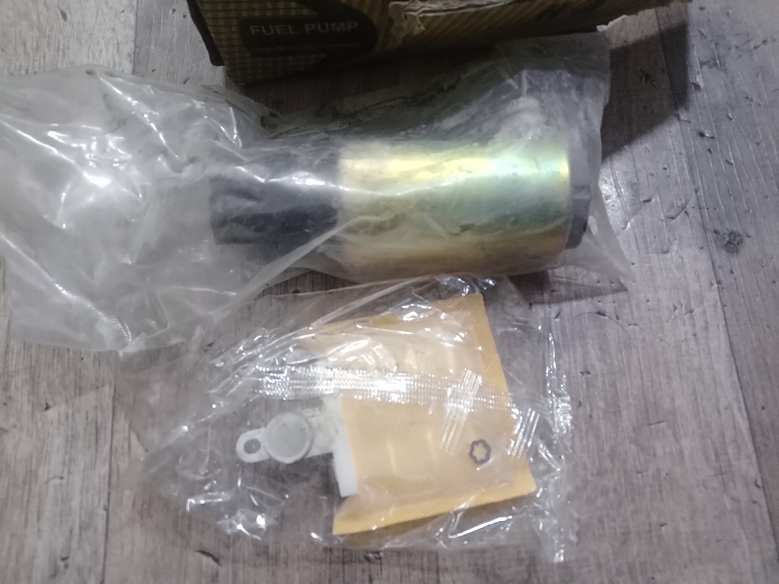 مغزی پمپ بنزی پژو سمندی نو . ته انباری