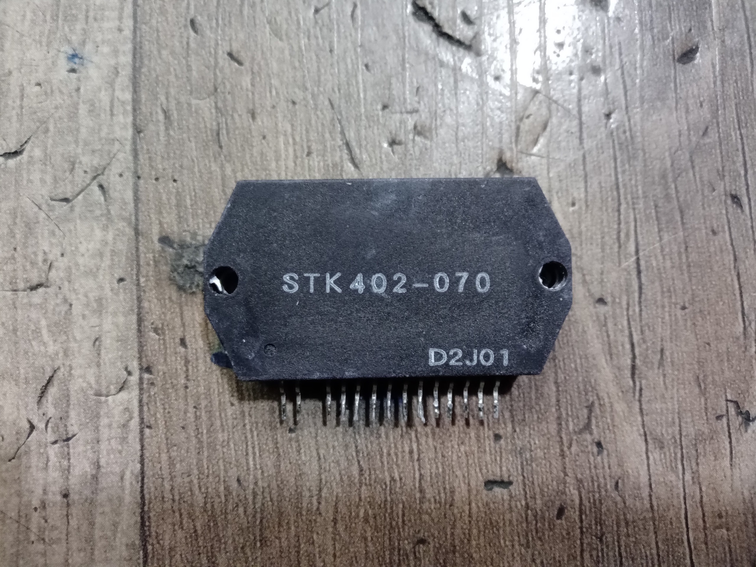 ایسی آمپلیفایر stk402-070 اریجینال