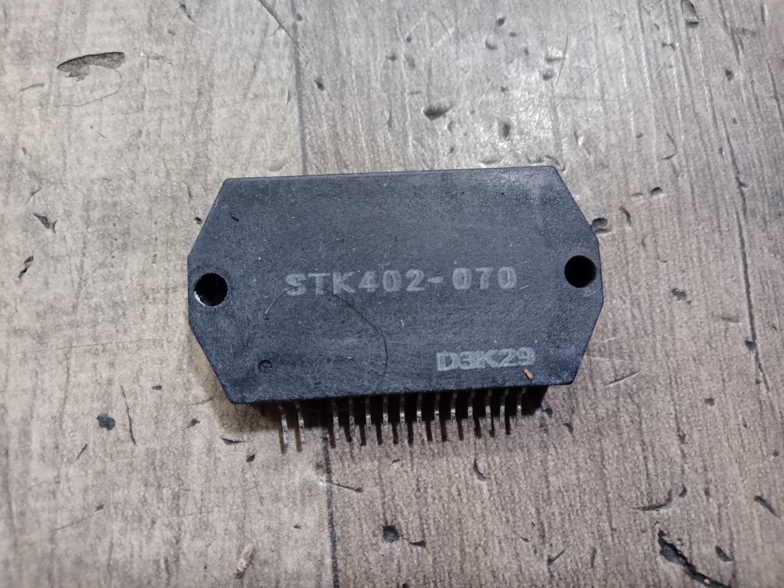 ایسی آمپلیفایر stk402-070 اریجینال